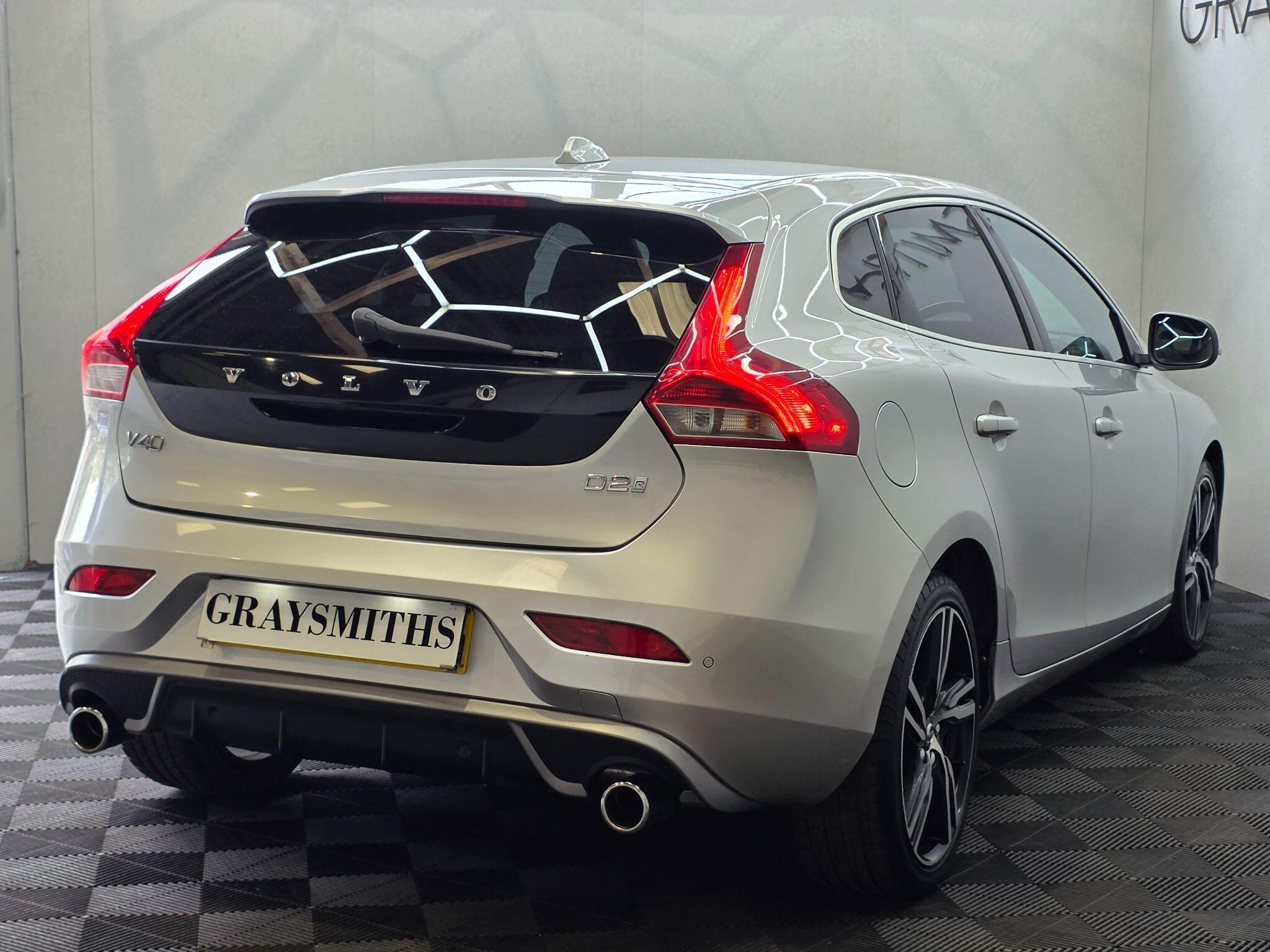 Volvo V40 - Image 8