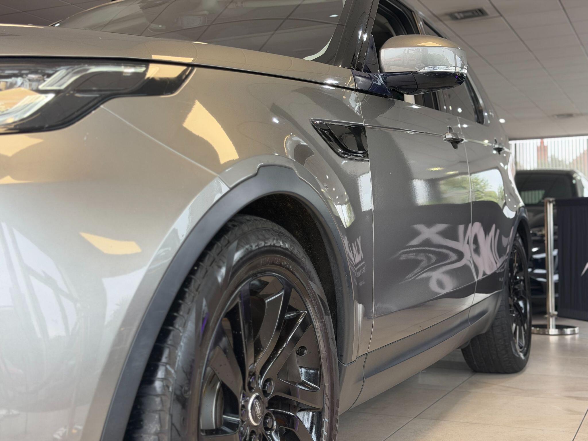 Land Rover Discovery - Image 12