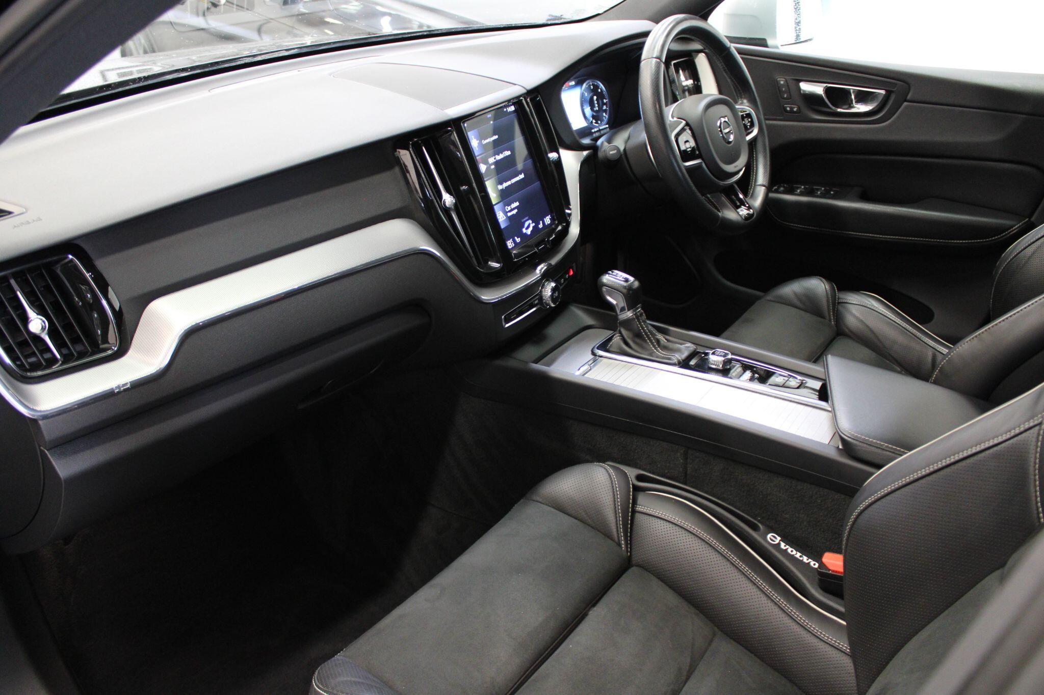 Volvo XC60 - Image 2