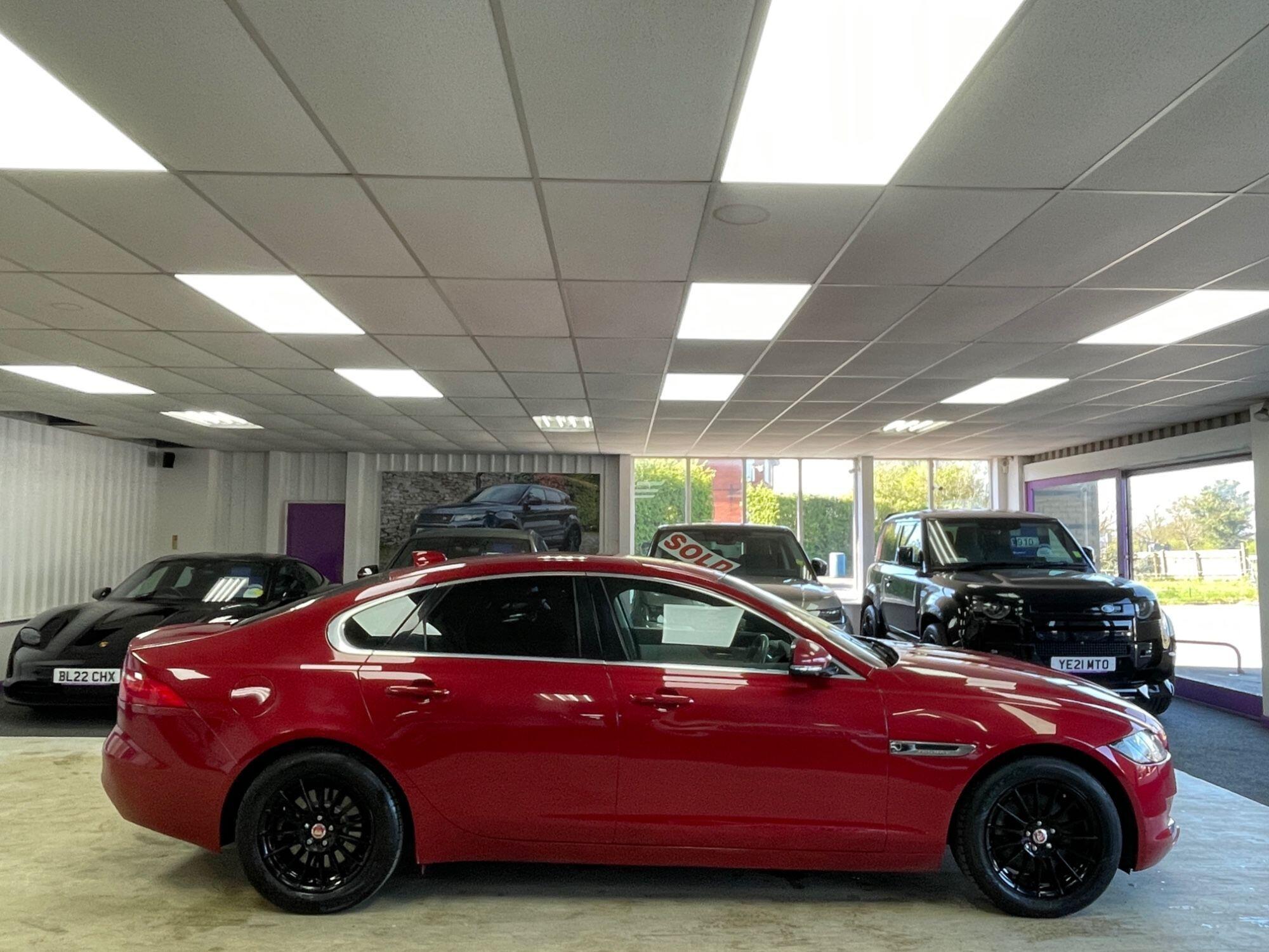 Jaguar XF - Image 11