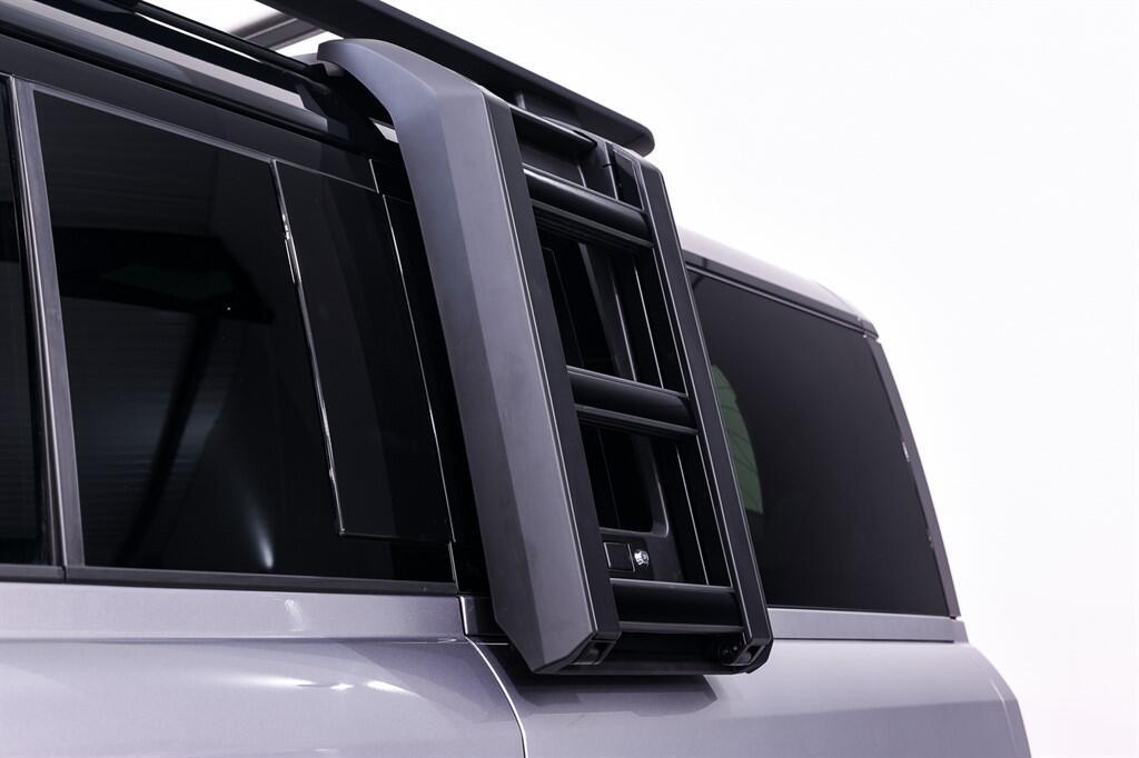 Land Rover Defender 130 - Image 10