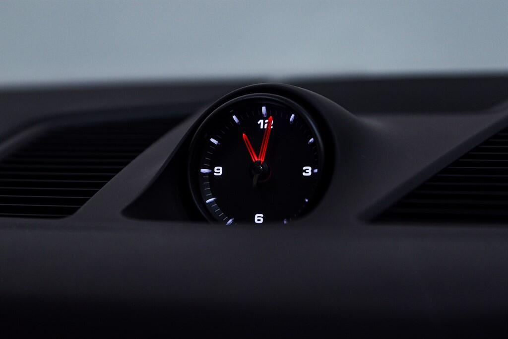 Porsche Cayenne - Image 31