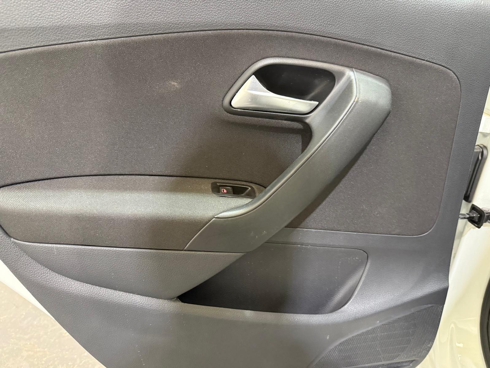 Volkswagen Polo - Image 23