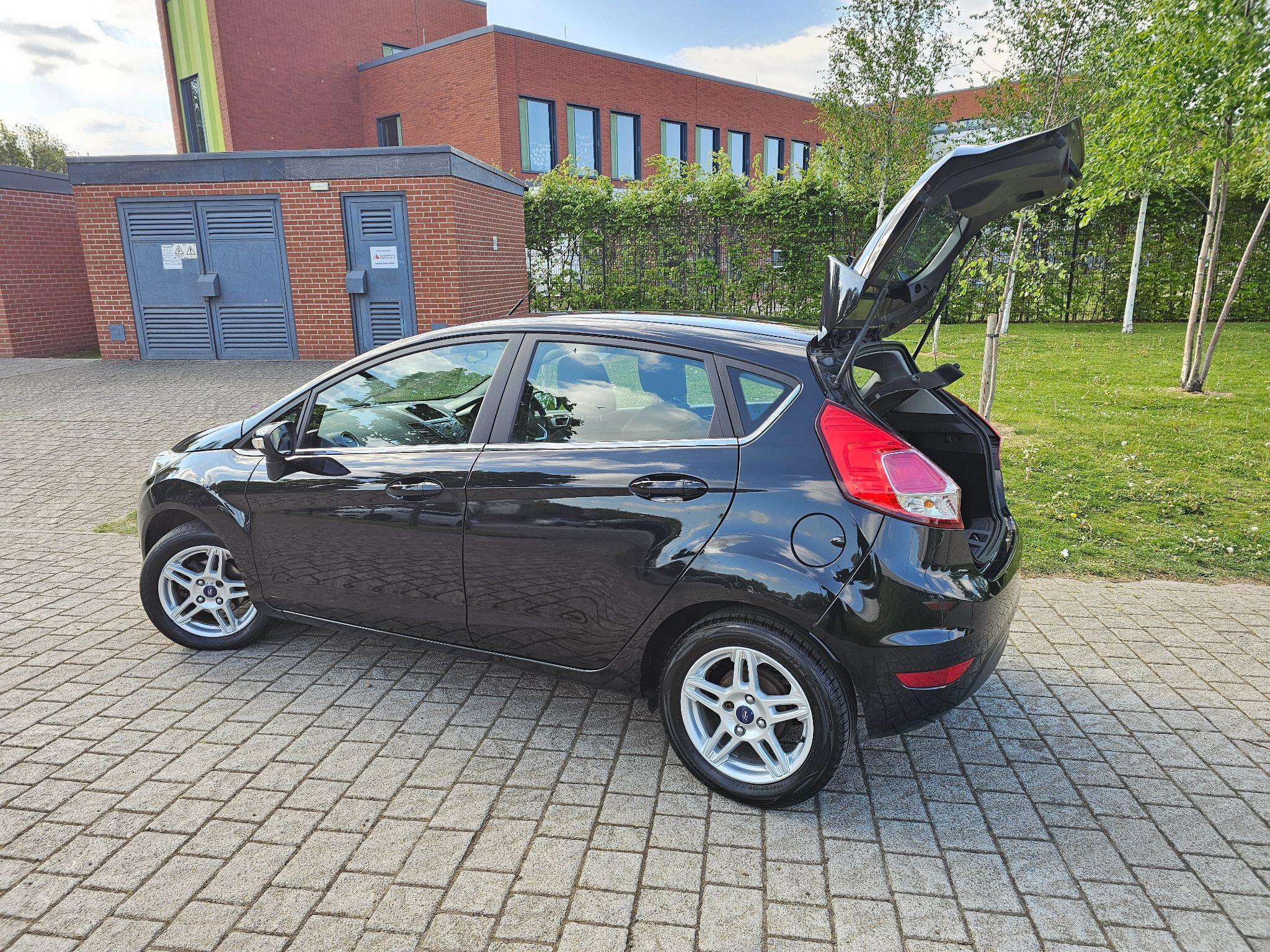 Ford Fiesta - Image 21