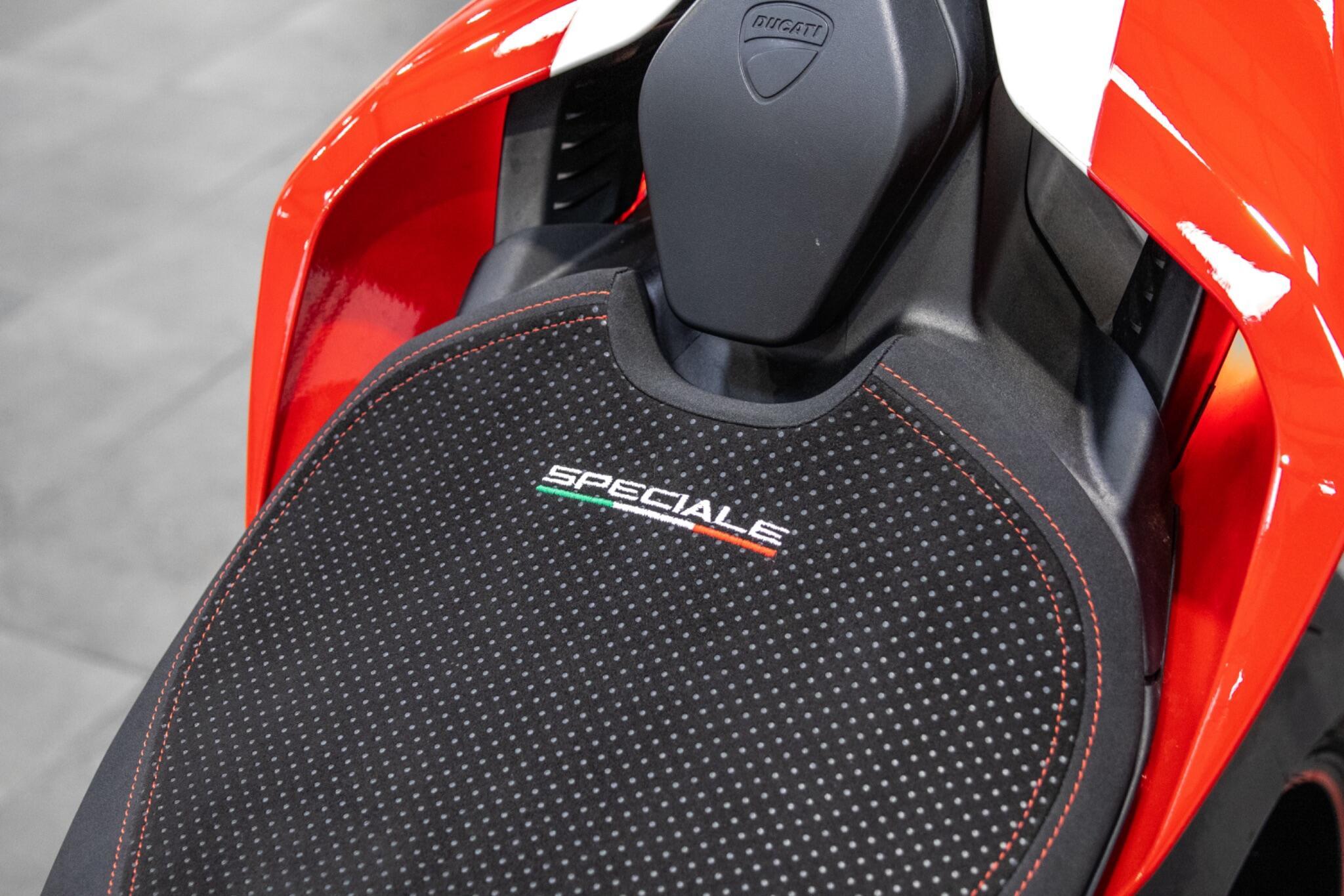 Ducati PANIGALE V4 - Image 11