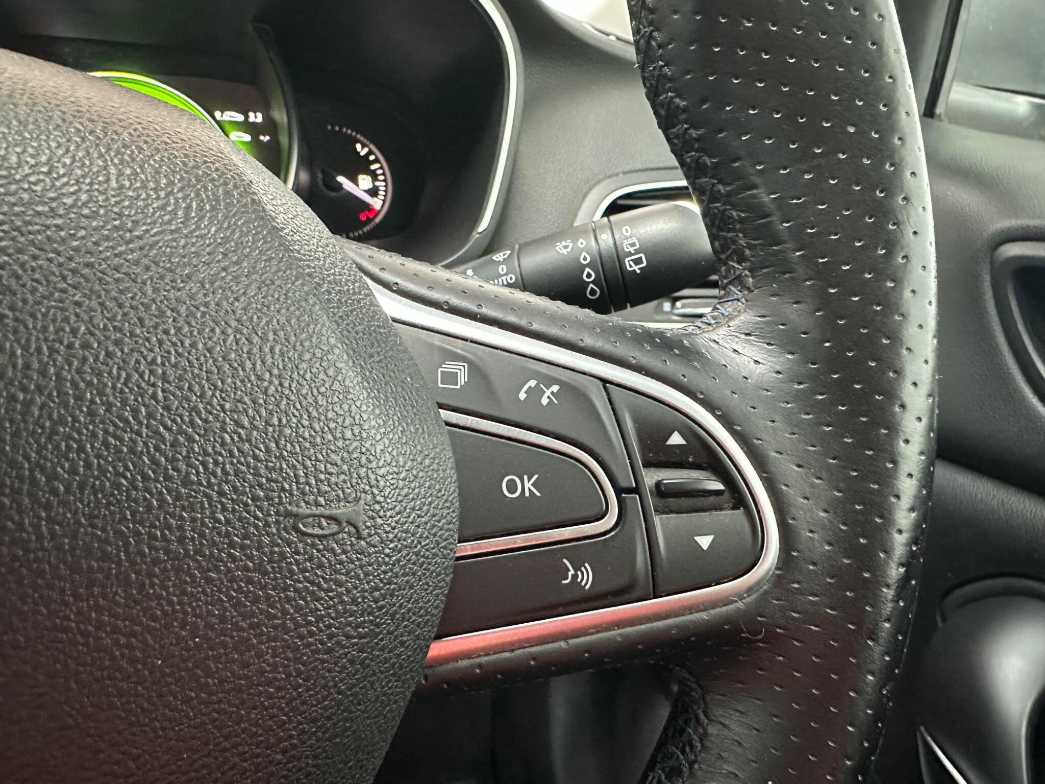 Renault Megane - Image 17