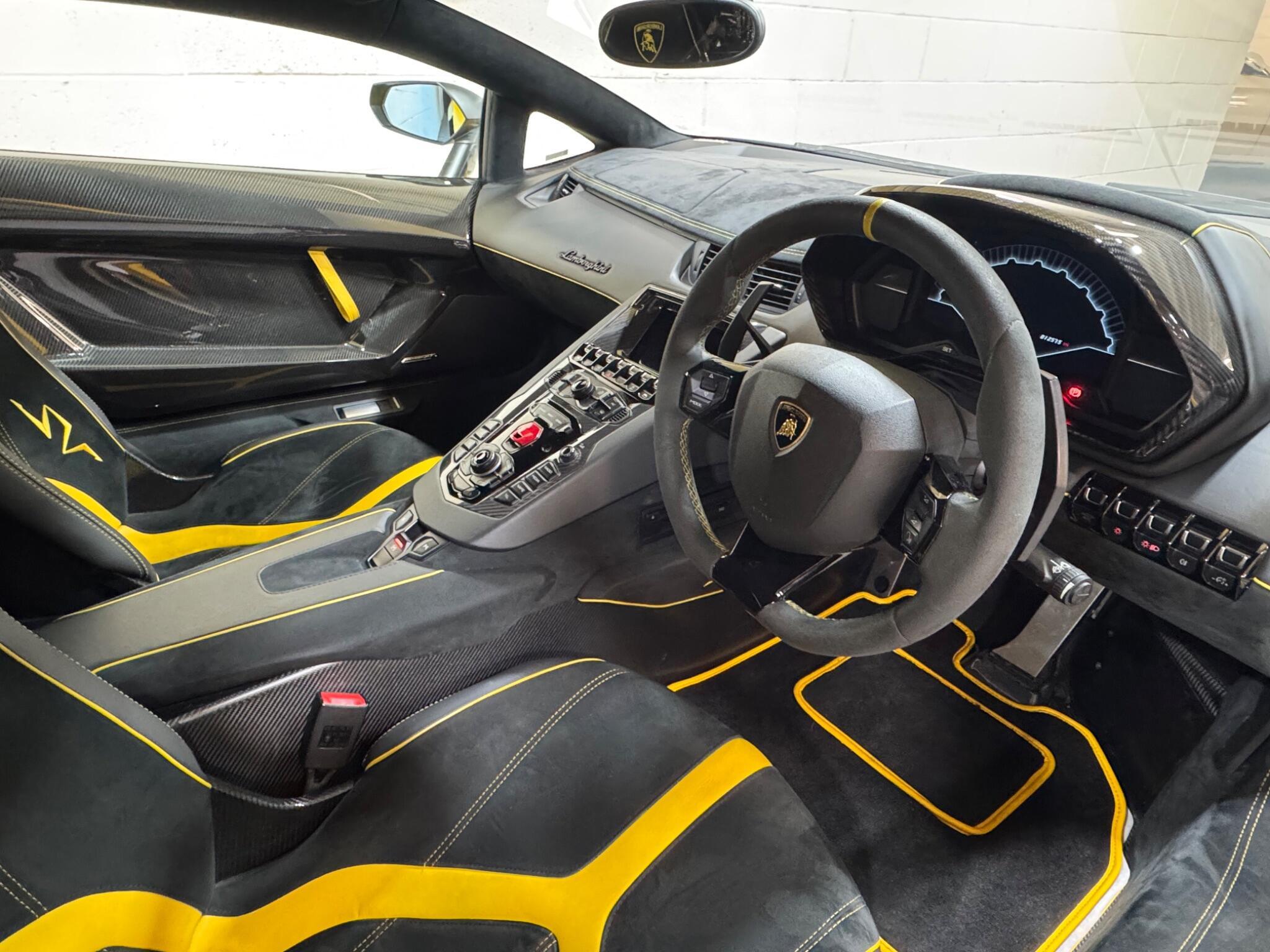 Lamborghini Aventador - Image 9