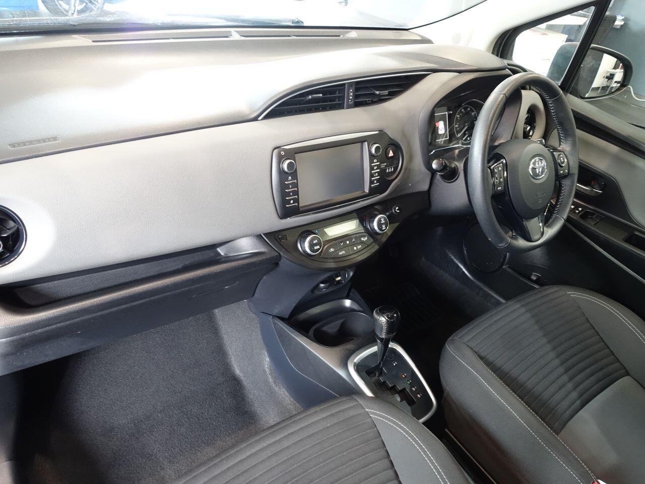 Toyota Yaris - Image 11