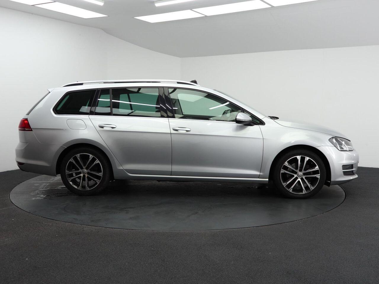 Volkswagen Golf - Image 14