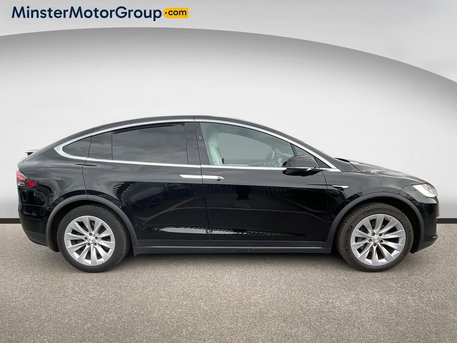 Tesla Model X - Image 2
