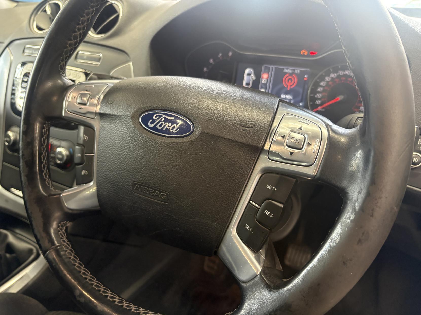 Ford Mondeo - Image 8
