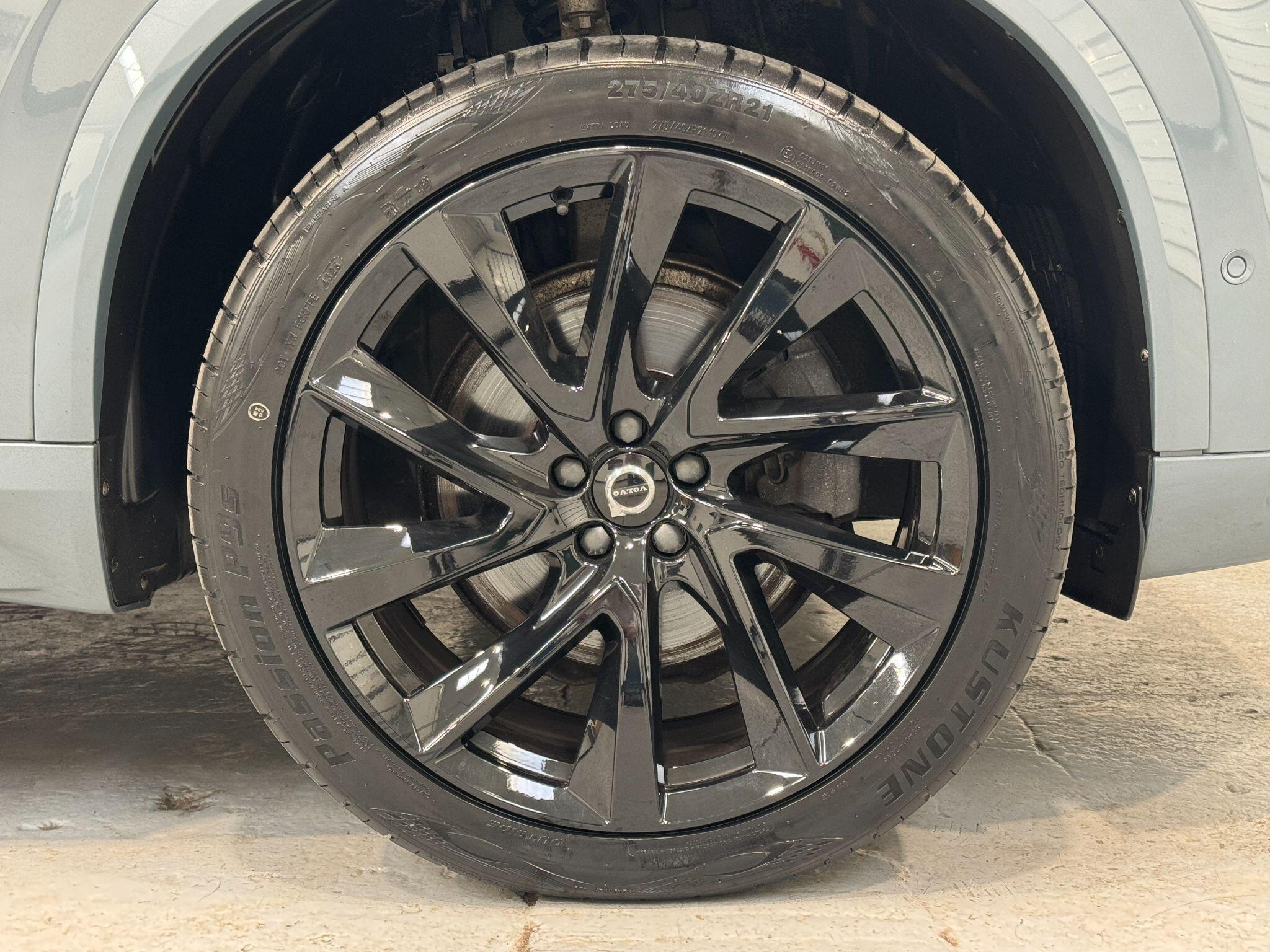 Volvo XC90 - Image 28