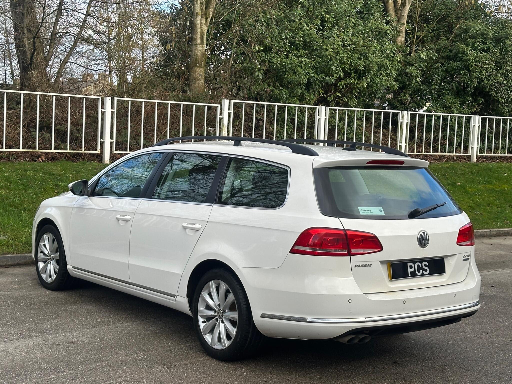 Volkswagen Passat - Image 11