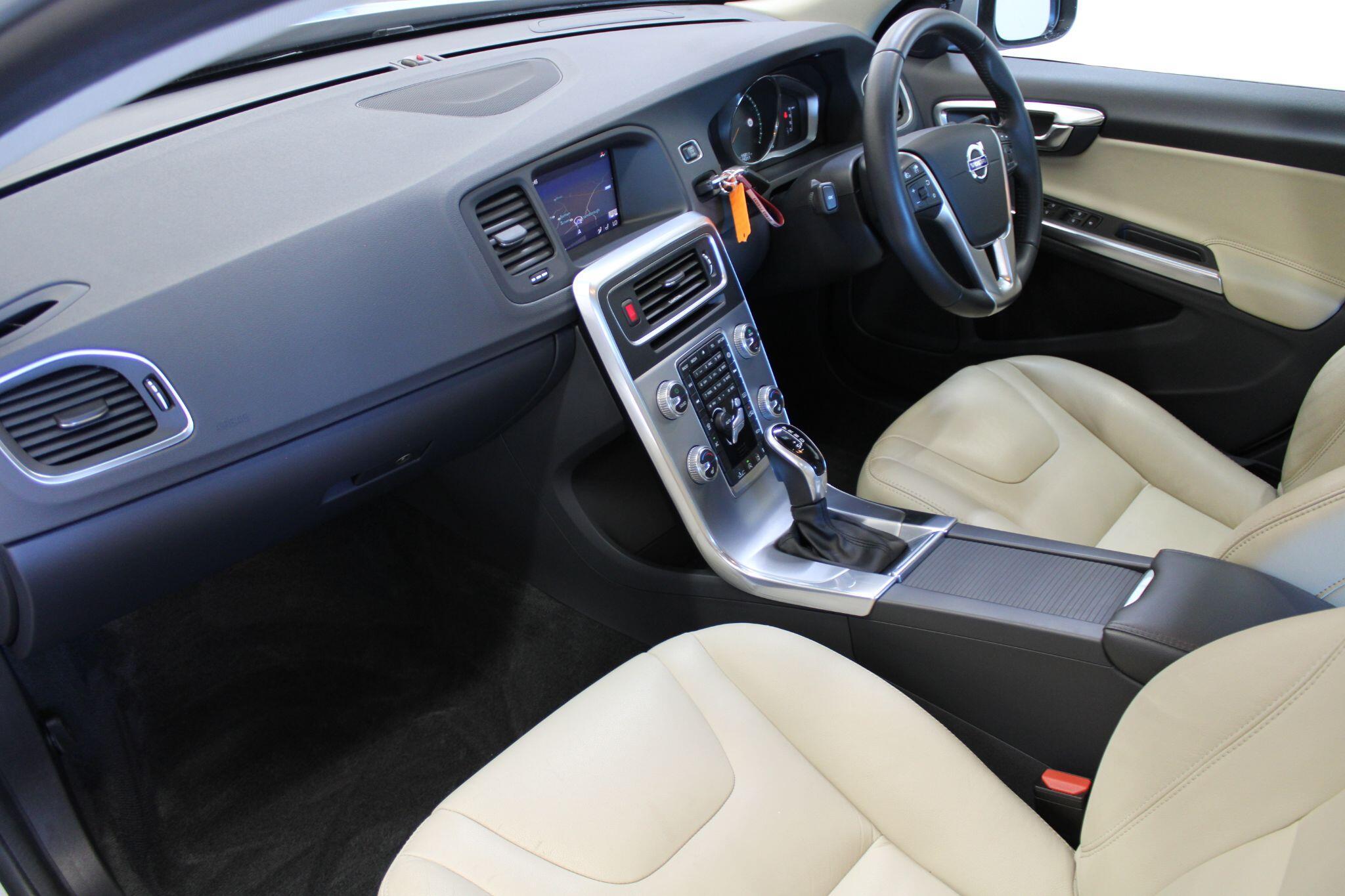 Volvo S60 - Image 2