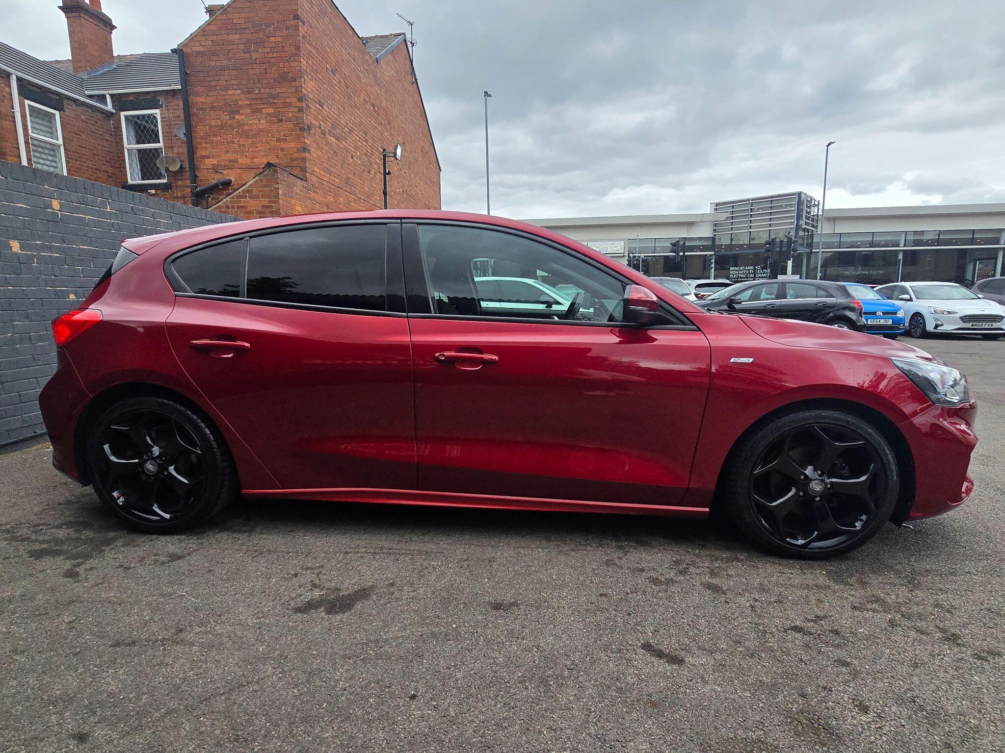 Ford Focus - Image 7