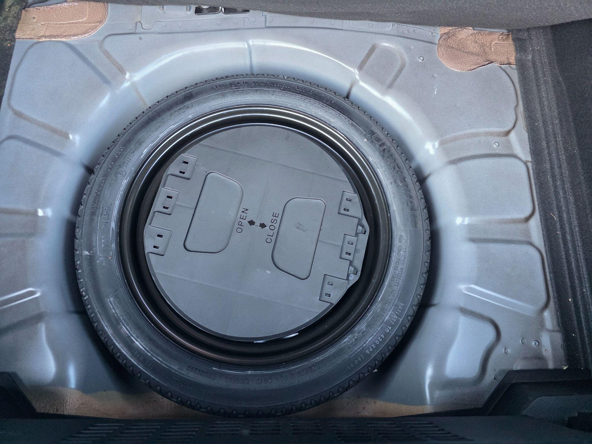 Renault Clio - Image 36