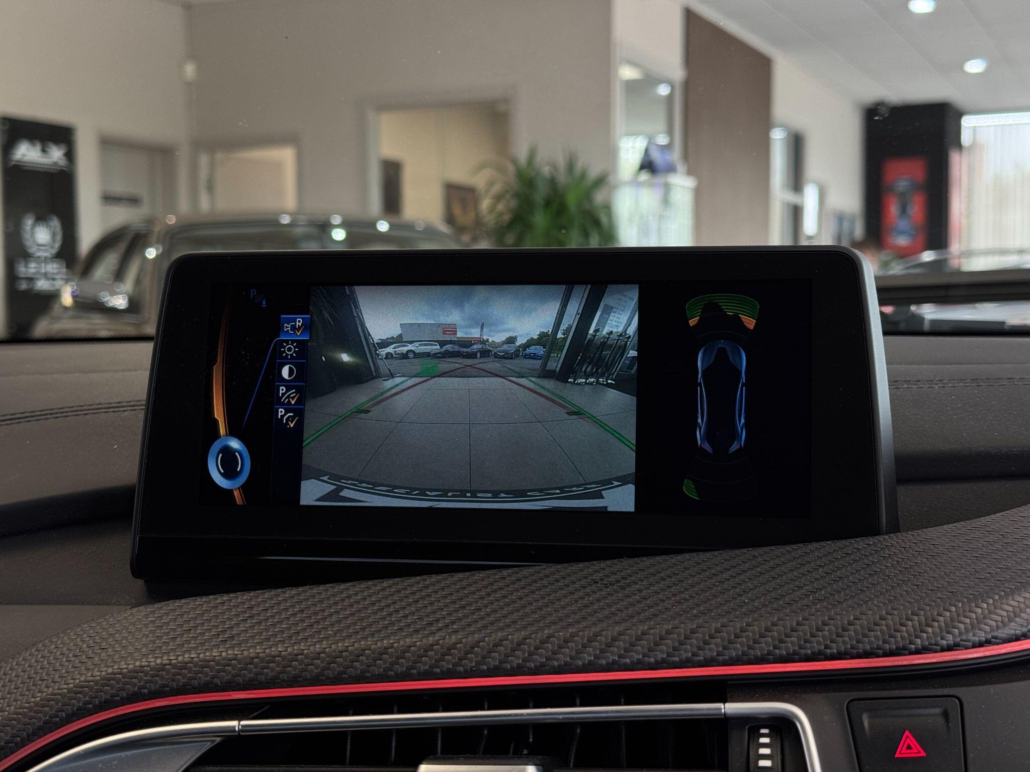 BMW i8 - Image 33