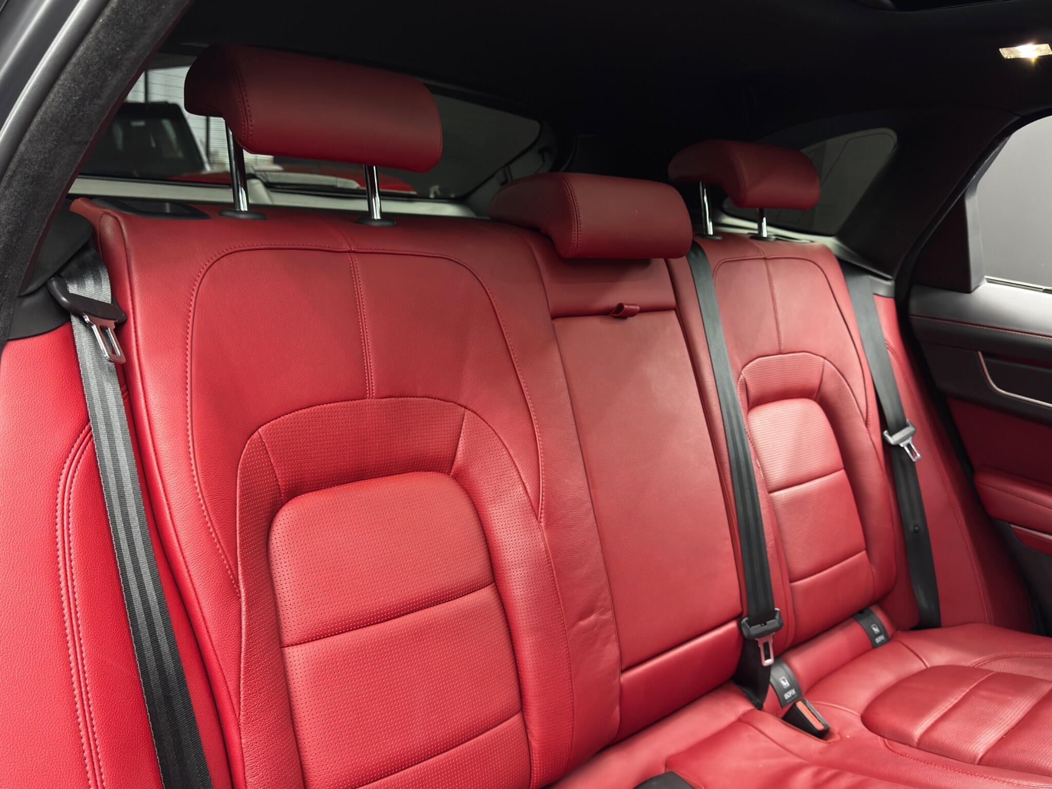 Jaguar F-Pace - Image 15