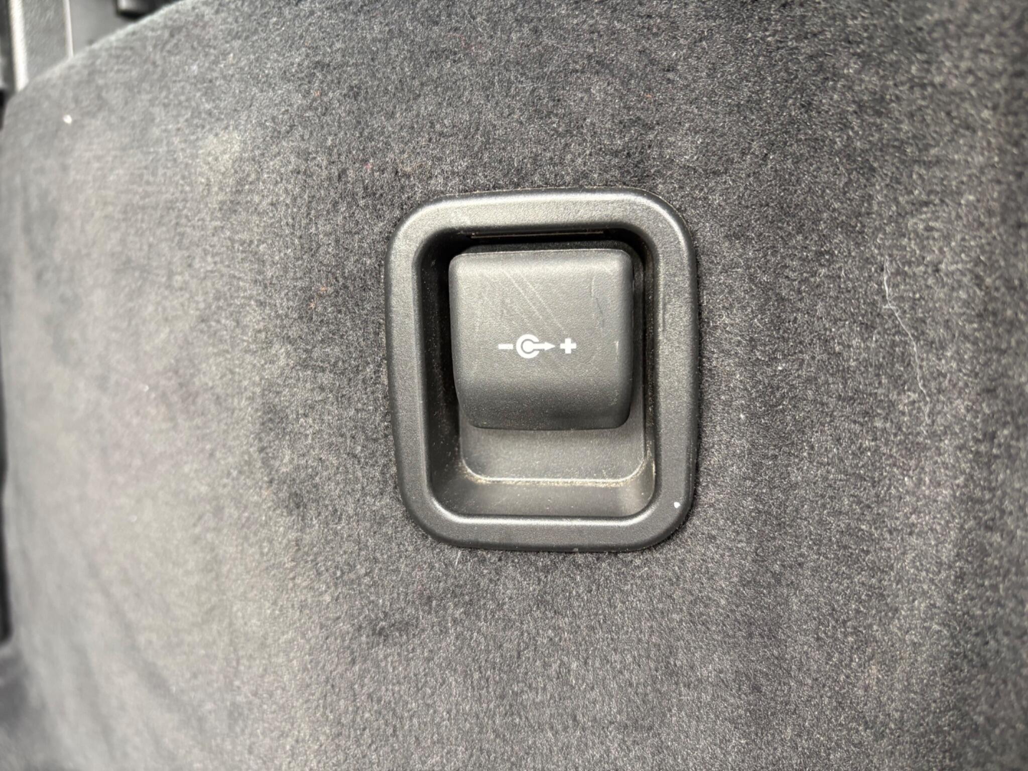 BMW 5 Series - Image 21