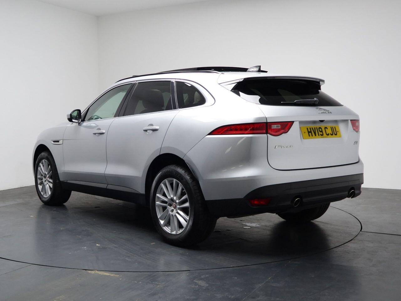 Jaguar F-Pace - Image 9