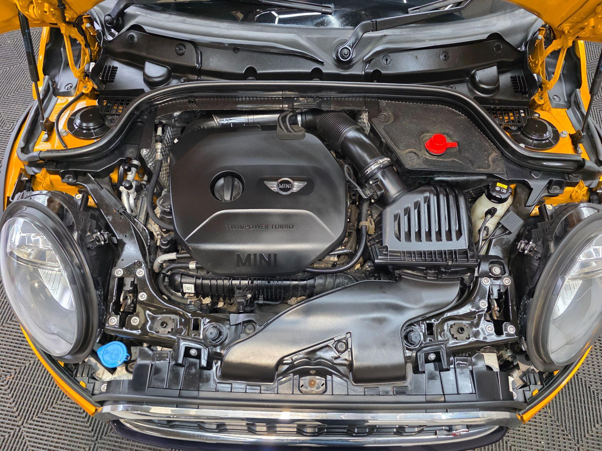 MINI Hatch - Image 11