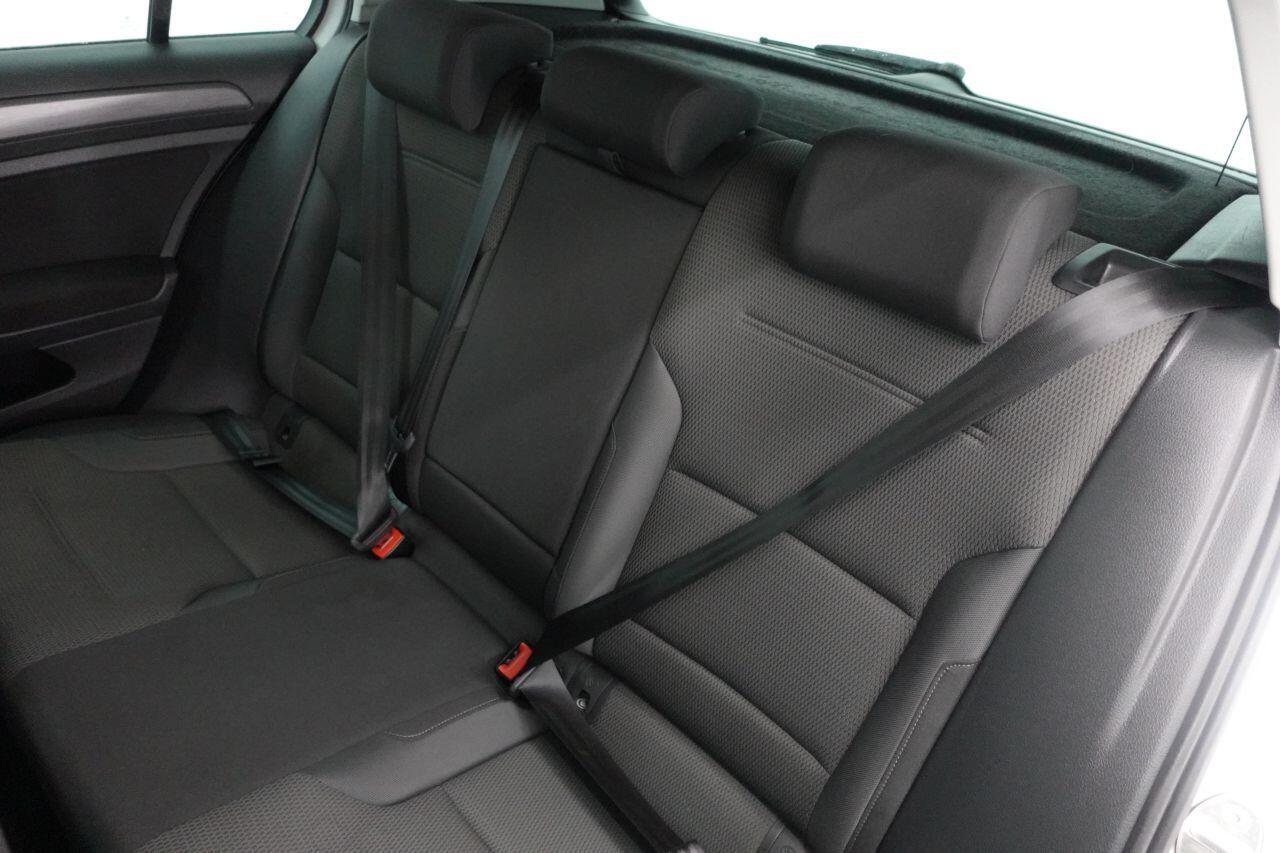 Volkswagen Golf - Image 20