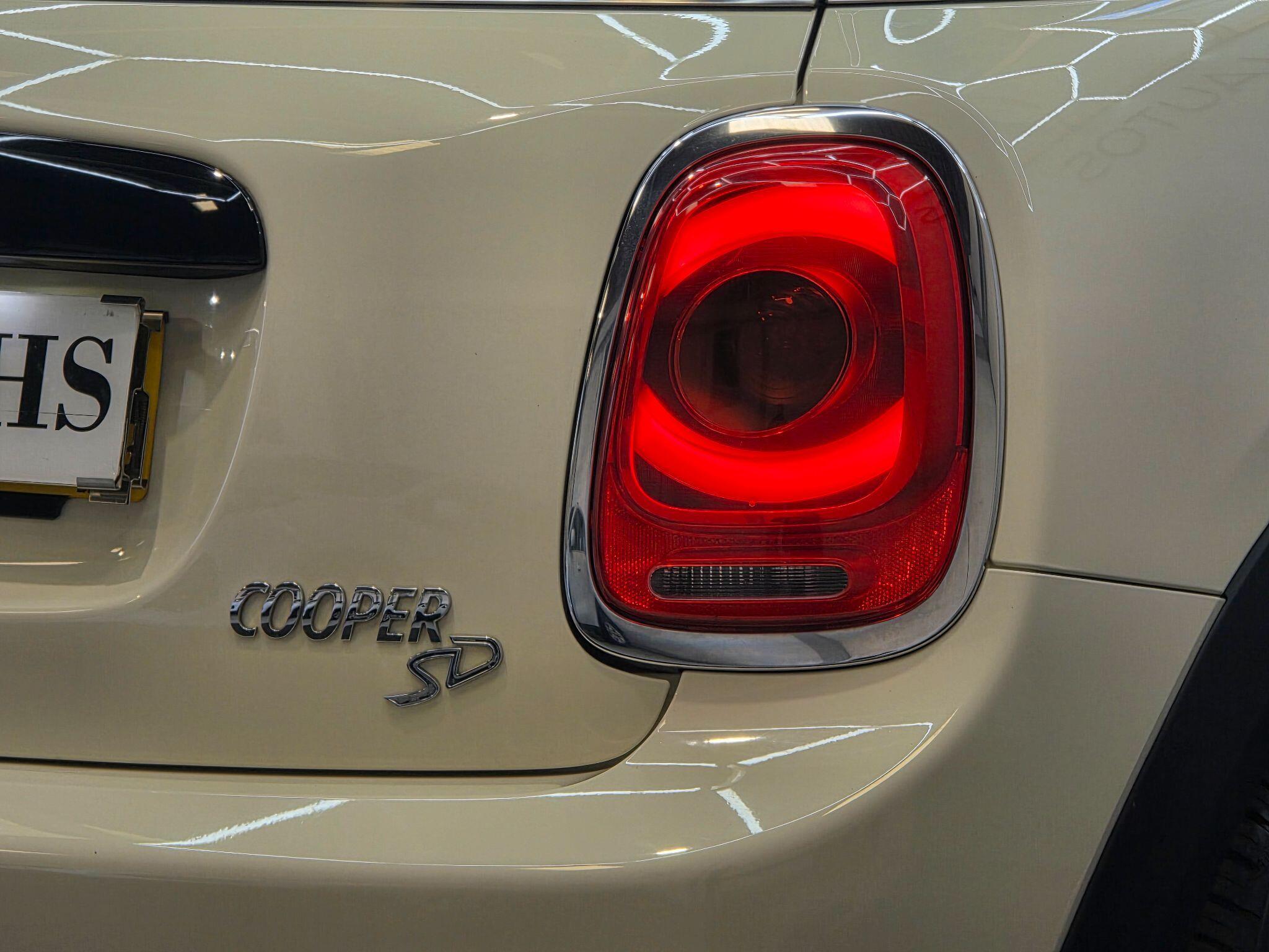 MINI Hatch - Image 12