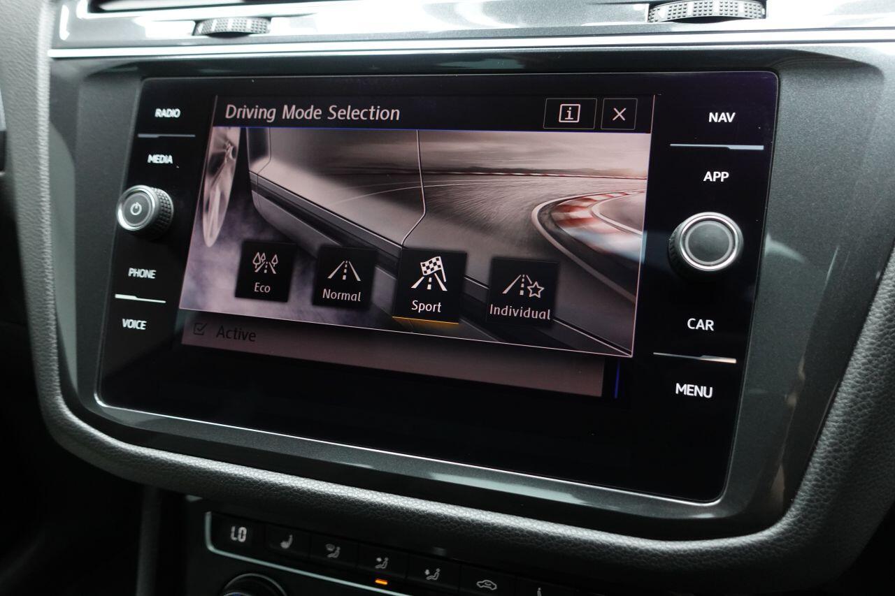 Volkswagen Tiguan - Image 31