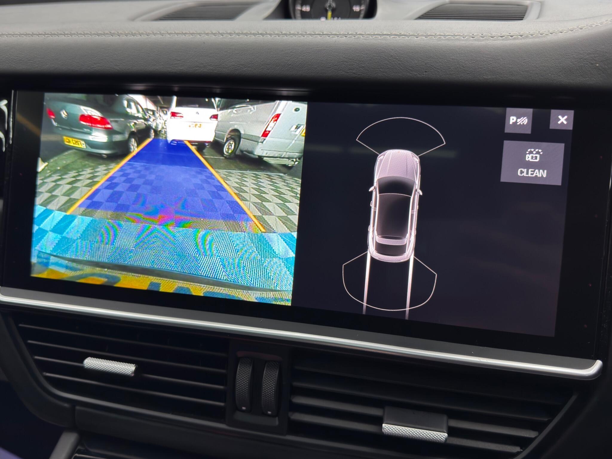 Porsche Cayenne - Image 38