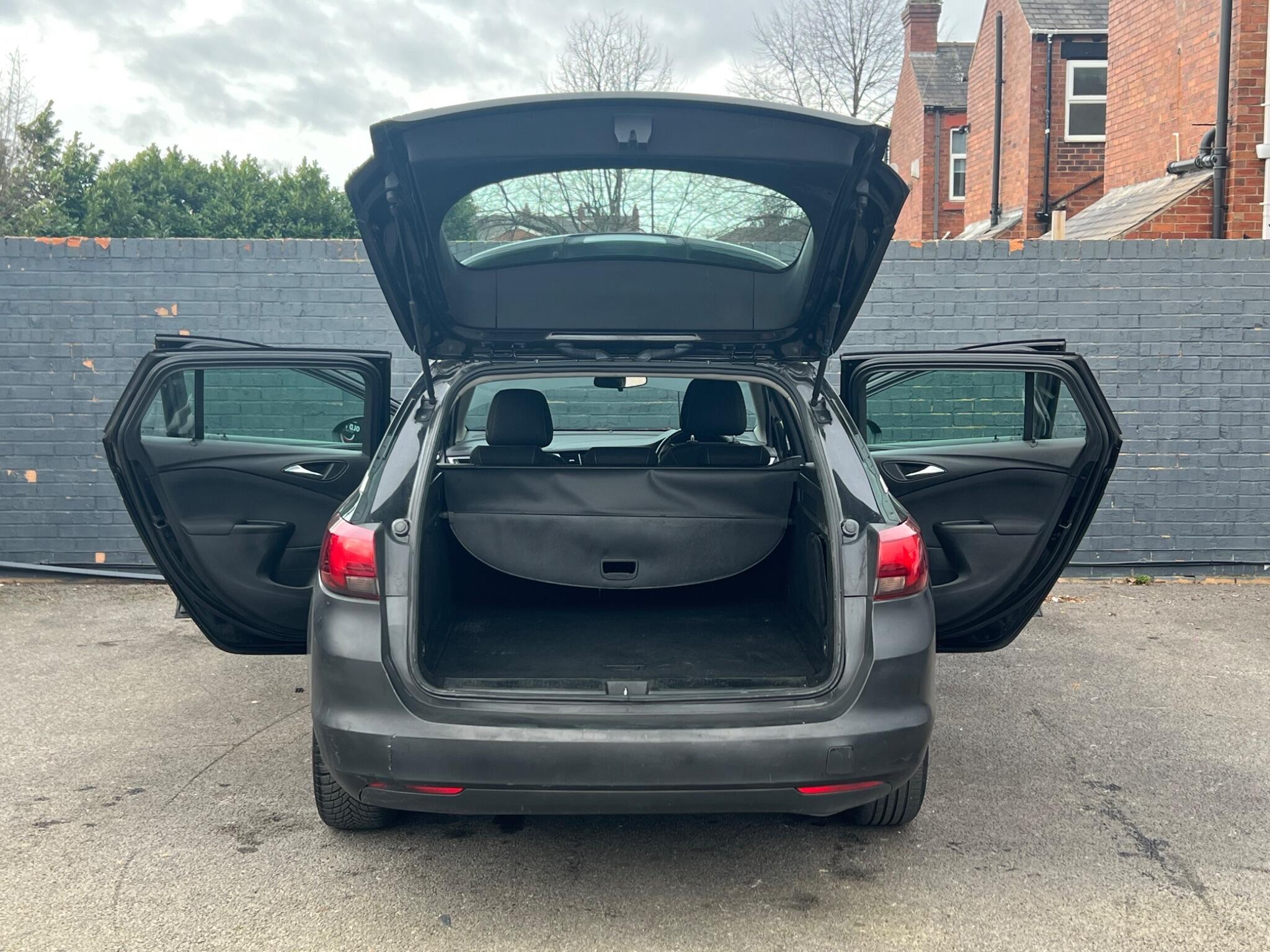 Vauxhall Astra - Image 21