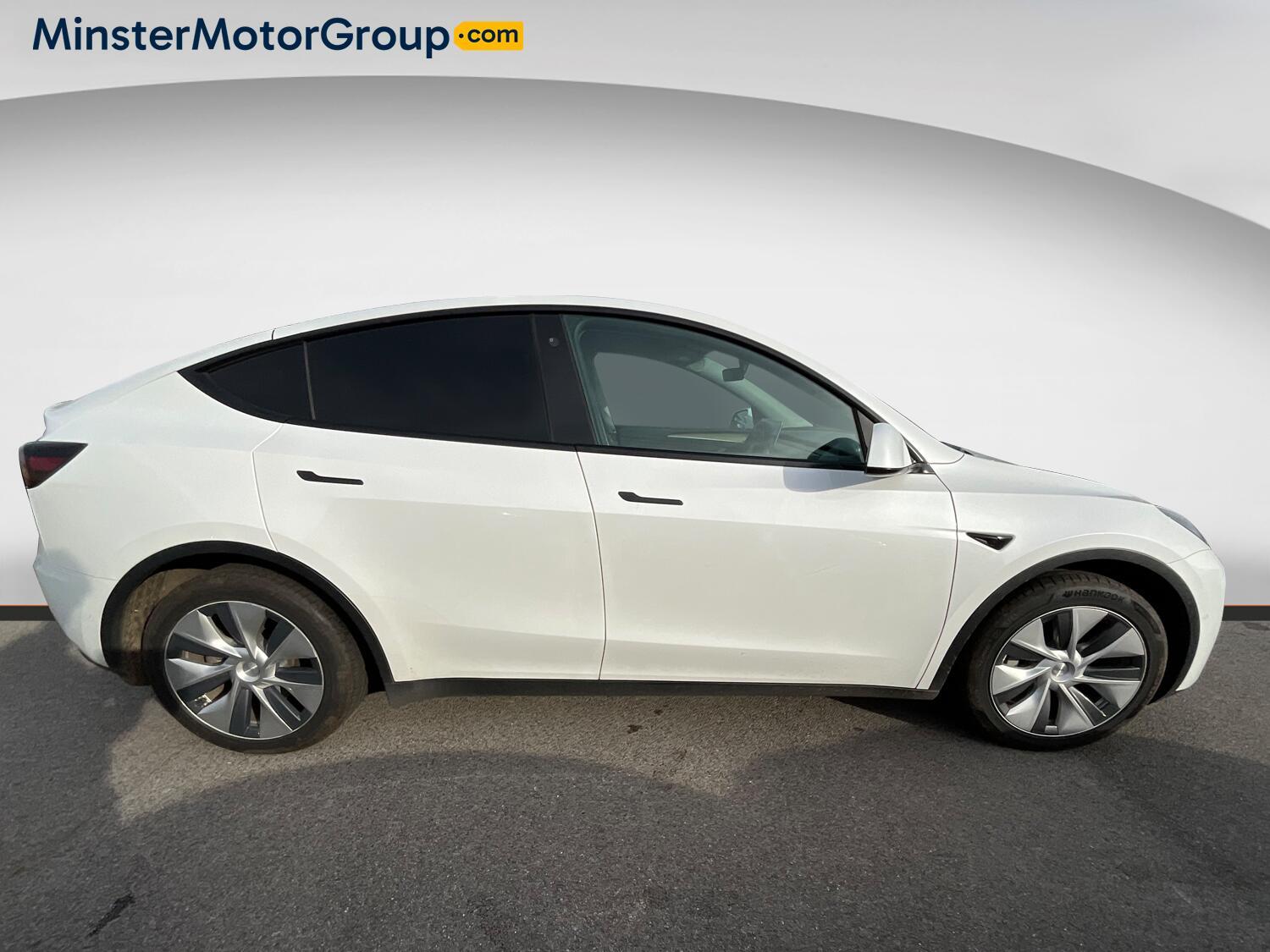 Tesla Model Y - Image 2
