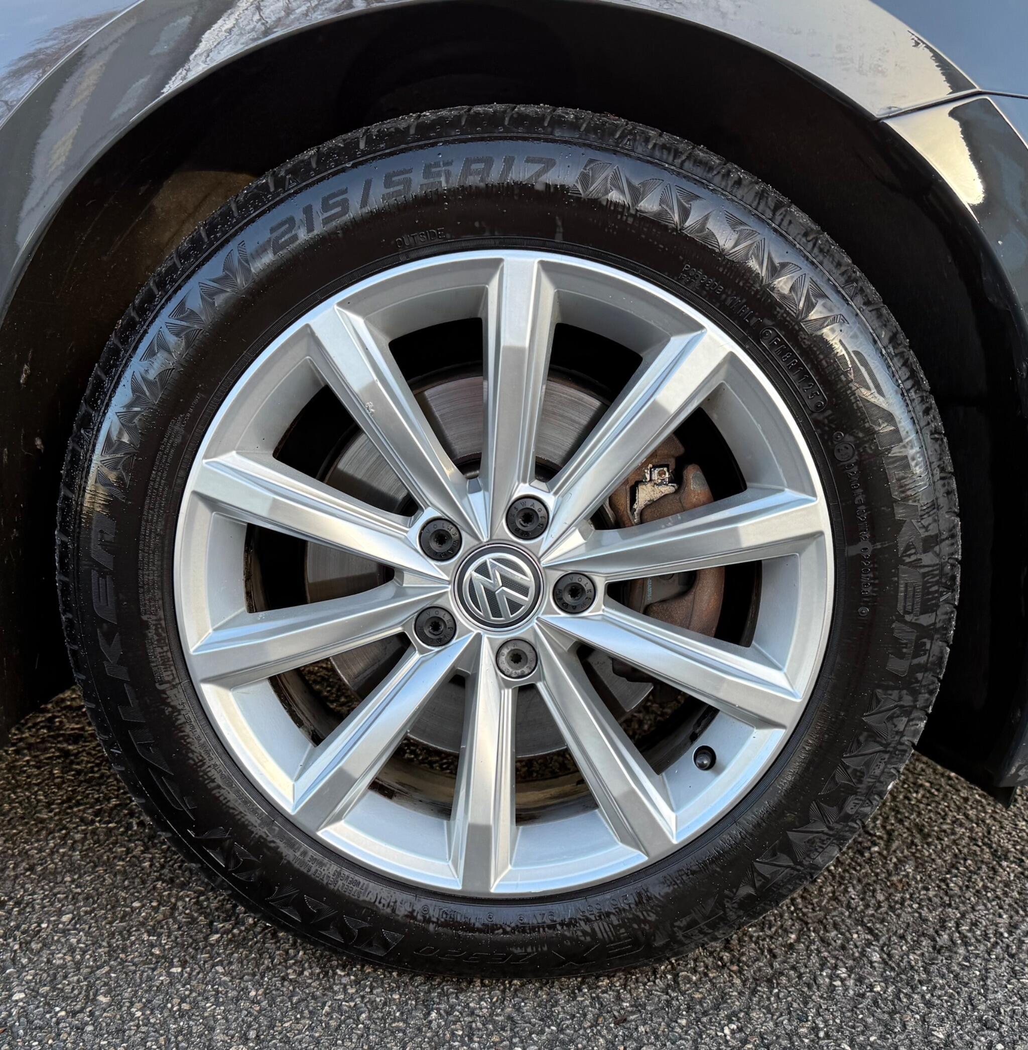 Volkswagen Passat - Image 17