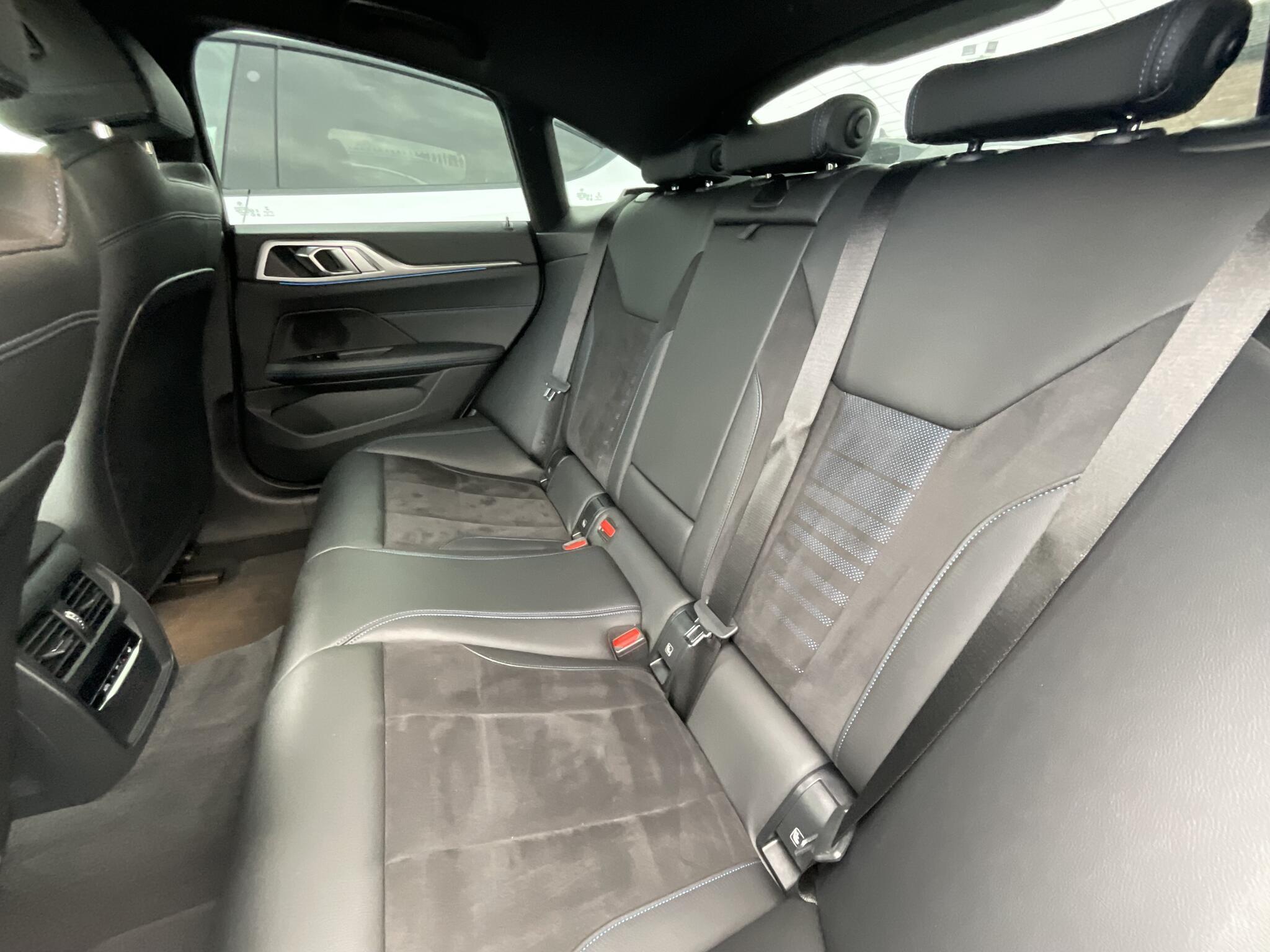 BMW I4 - Image 14