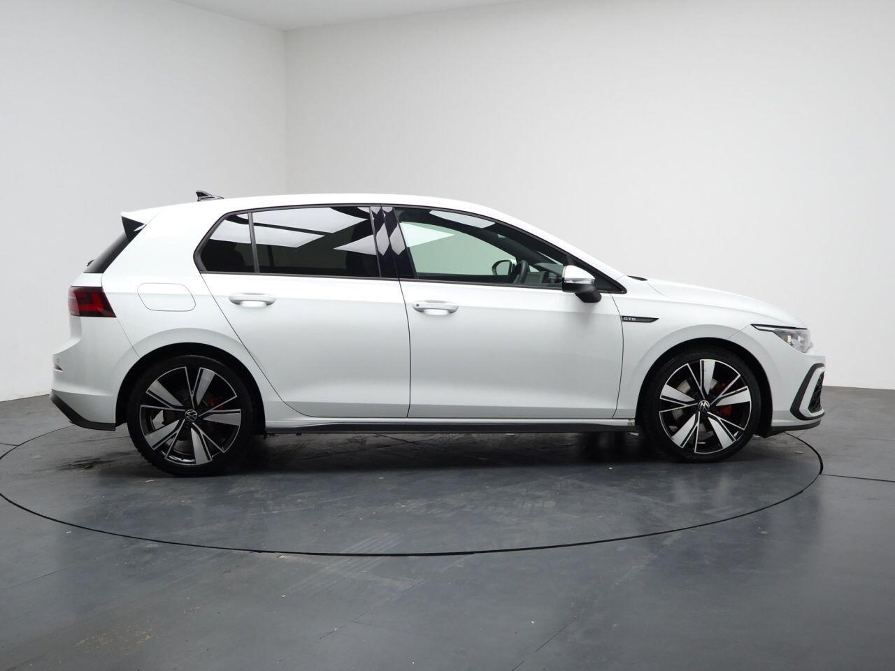 Volkswagen Golf - Image 14