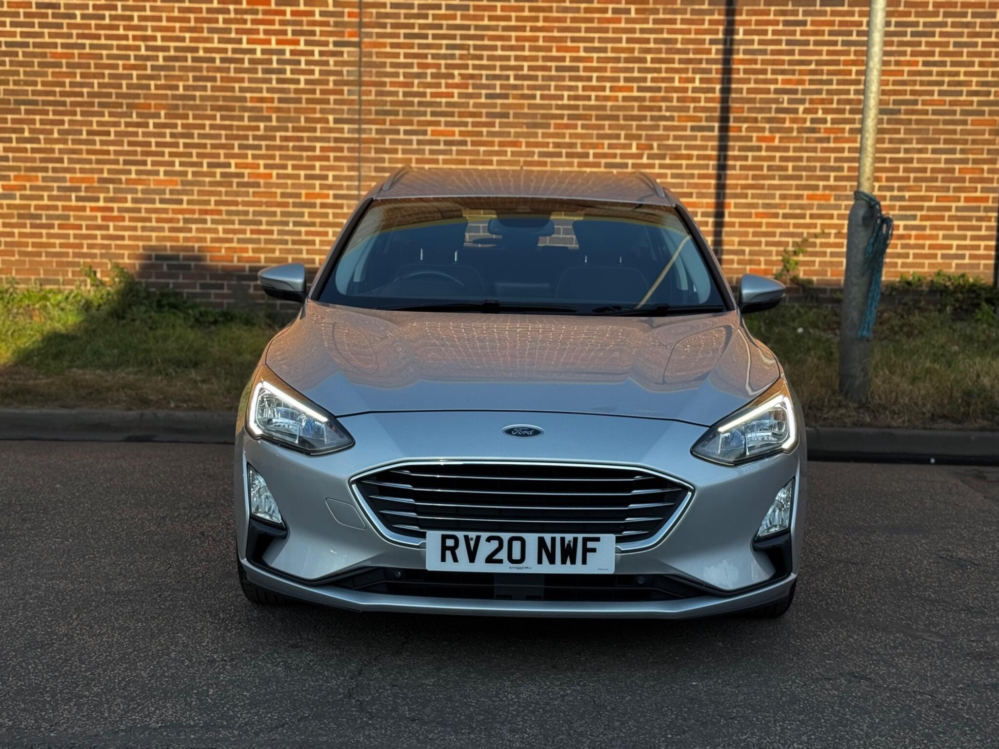Ford Focus - Image 8