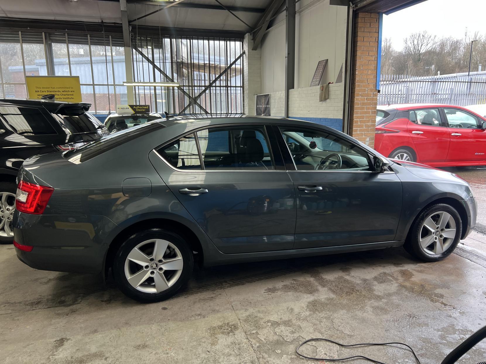 Skoda Octavia - Image 10