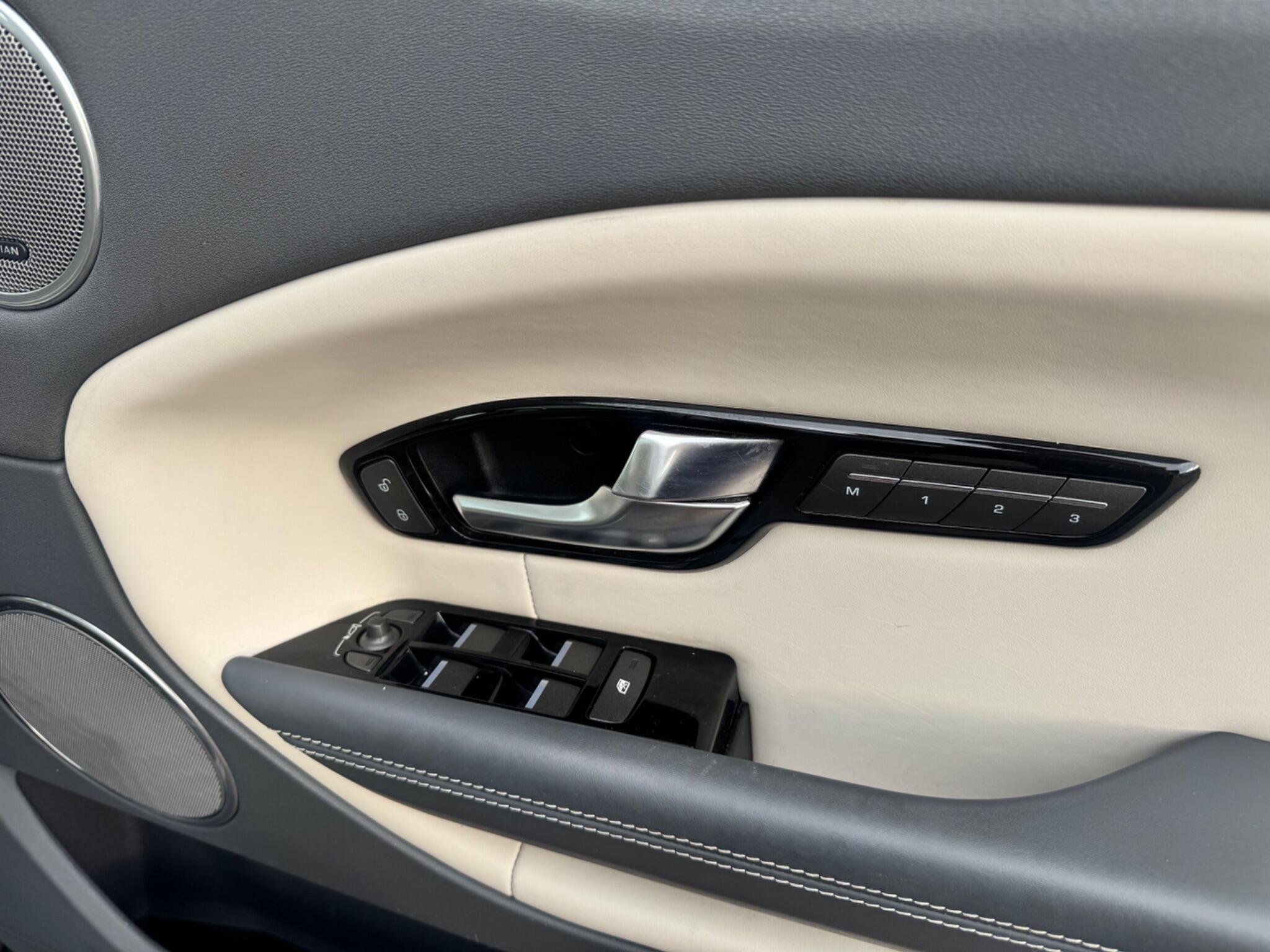 Land Rover Range Rover Evoque - Image 41