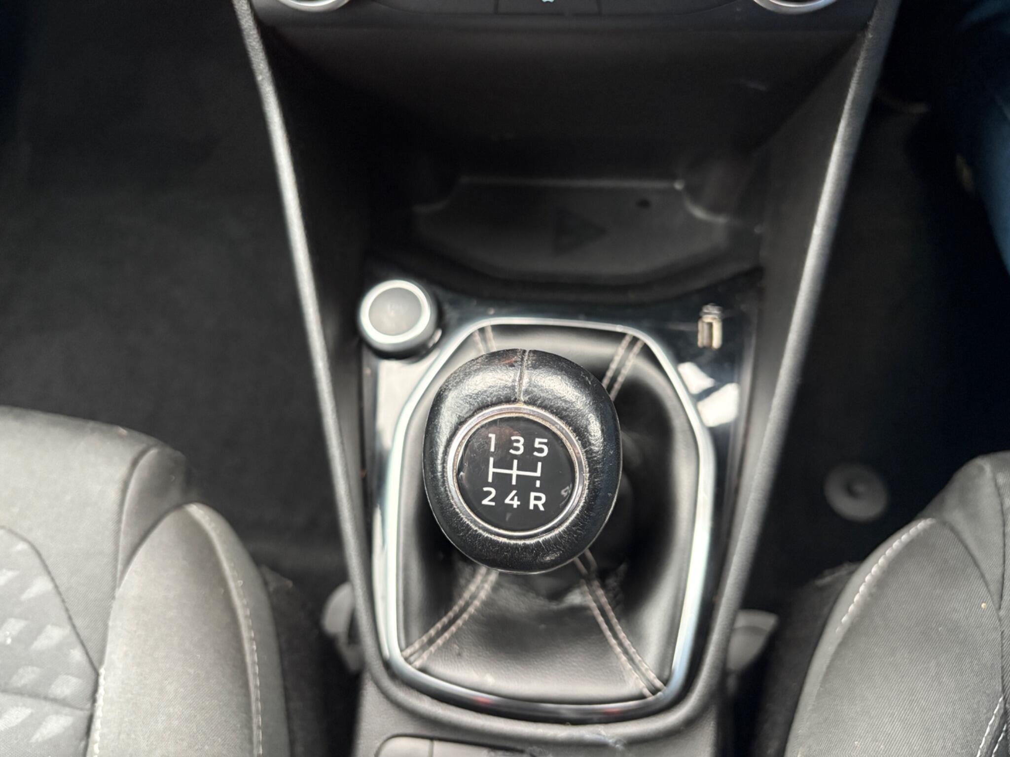 Ford Fiesta - Image 11
