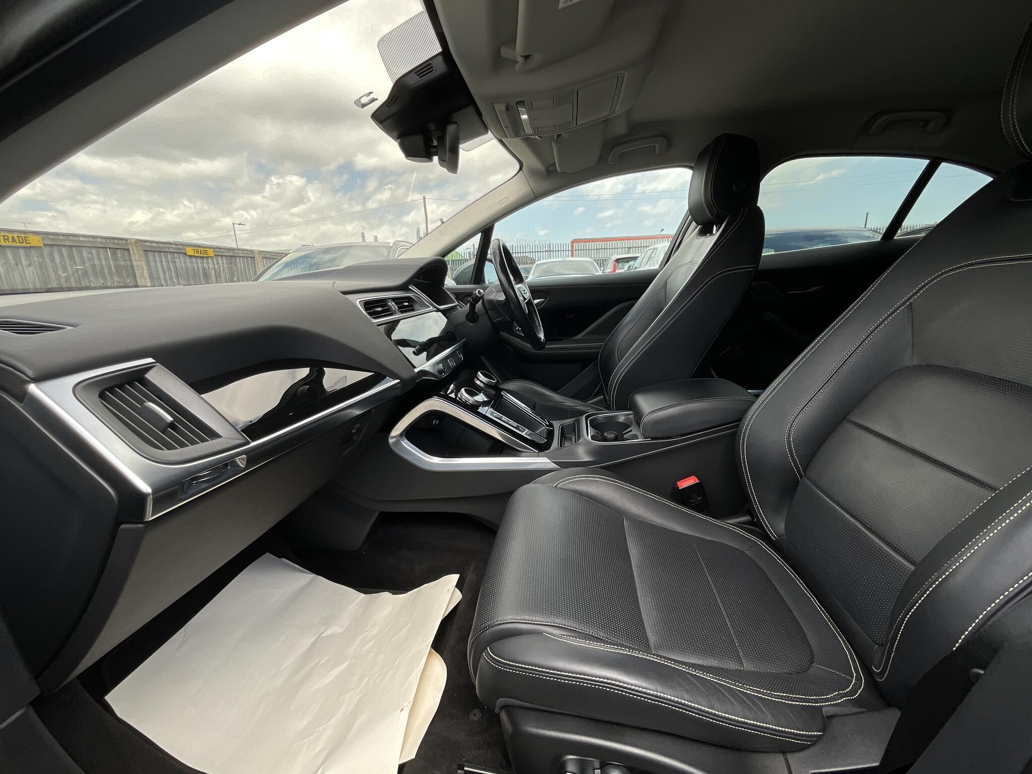 Jaguar I-Pace - Image 19
