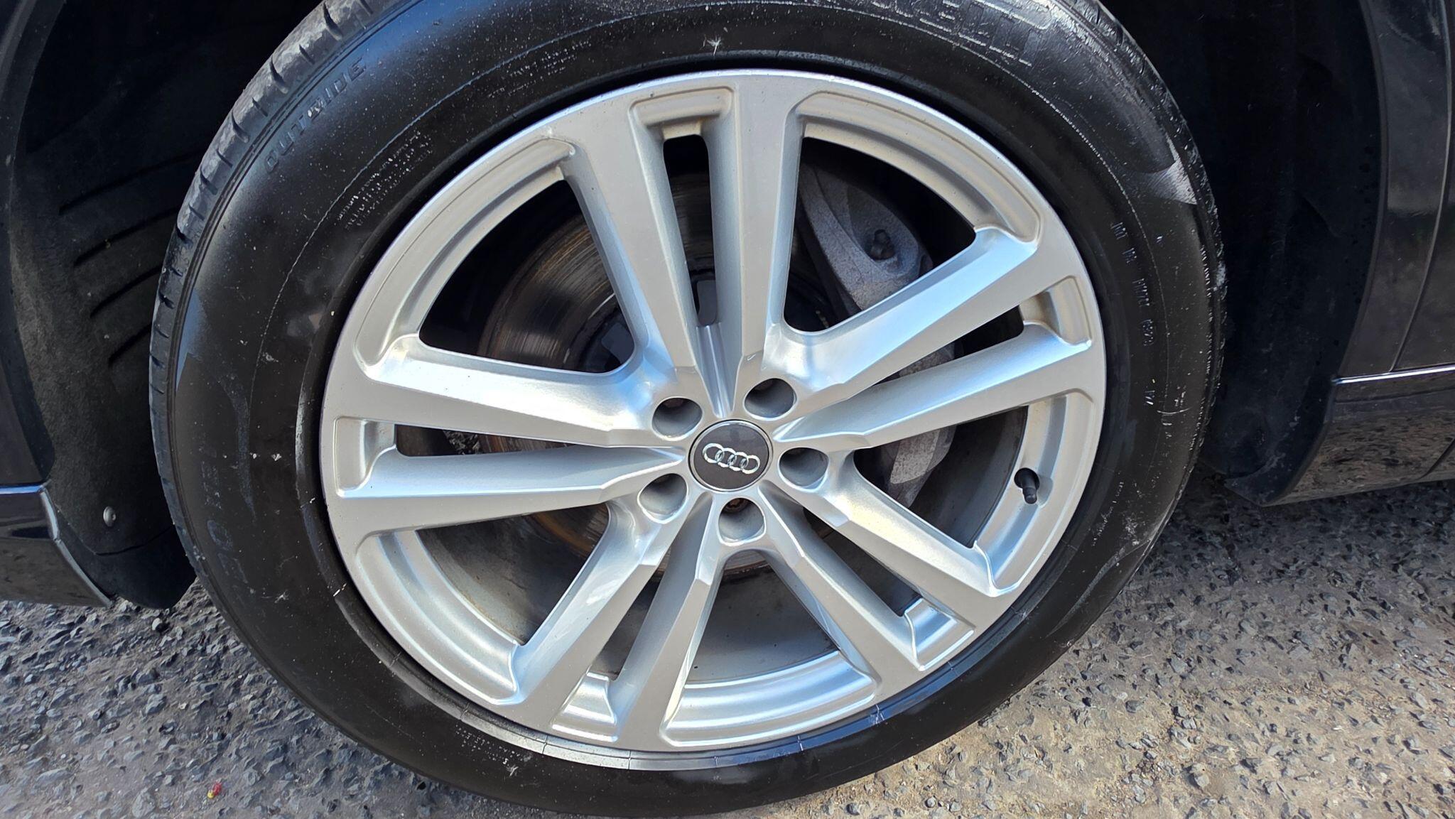 Audi Q7 - Image 54