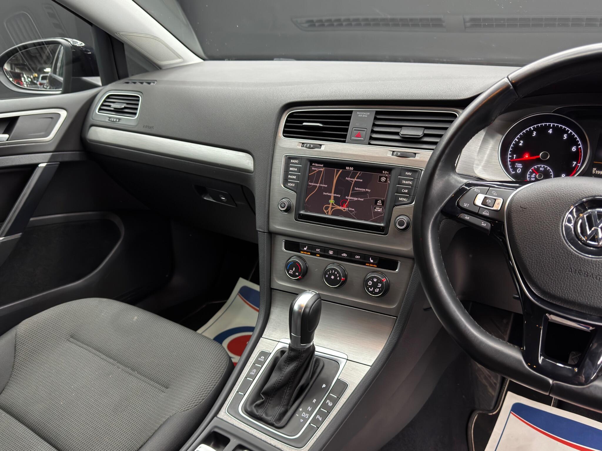 Volkswagen Golf - Image 21