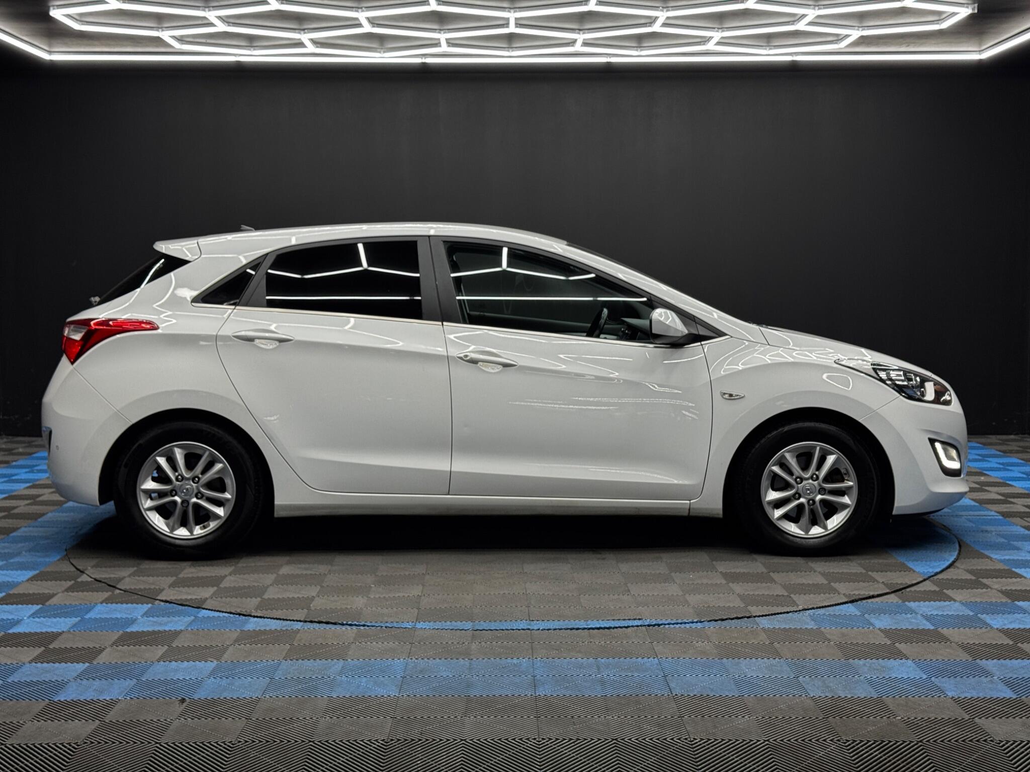 Hyundai i30 - Image 4