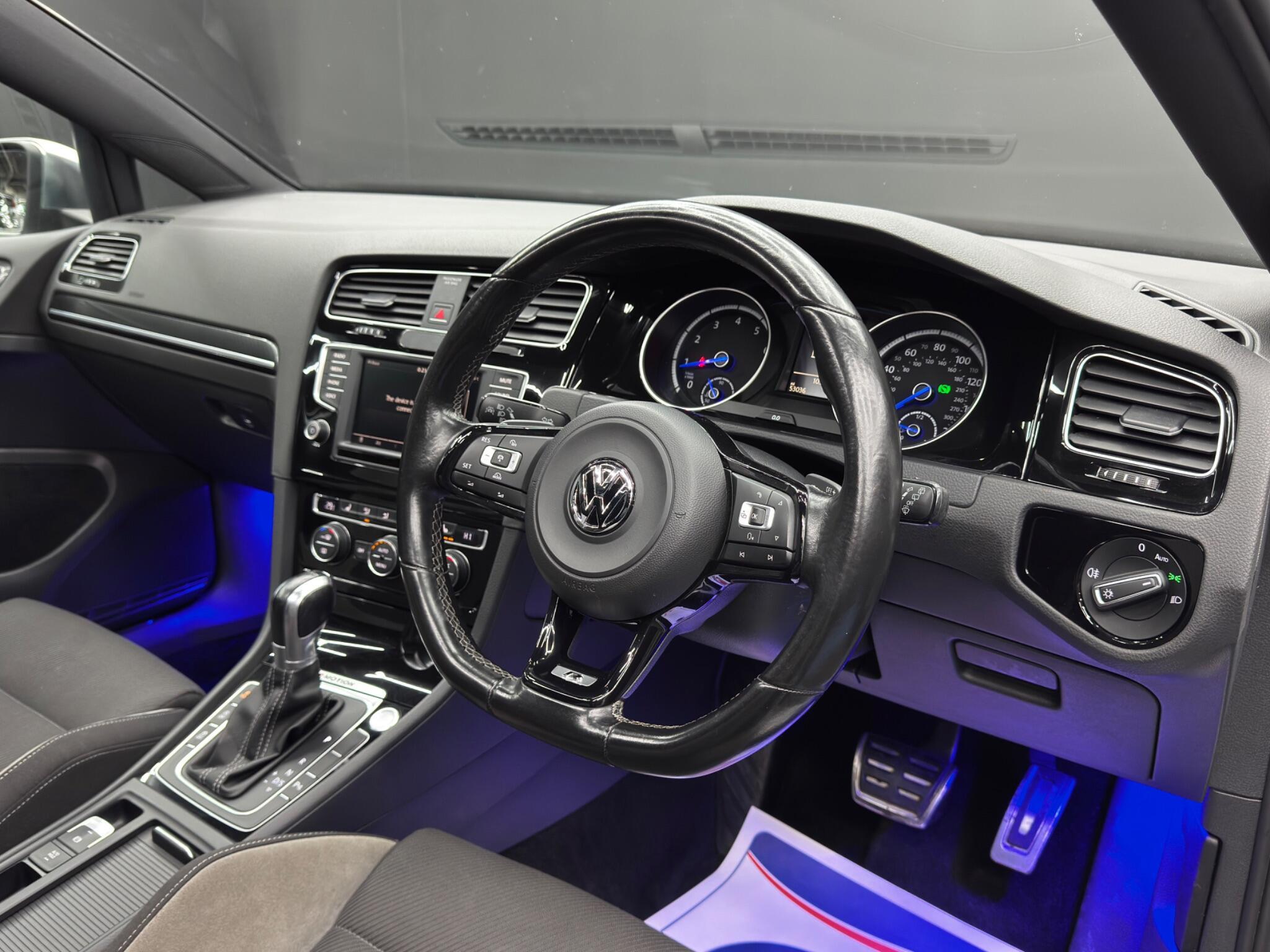 Volkswagen Golf - Image 9