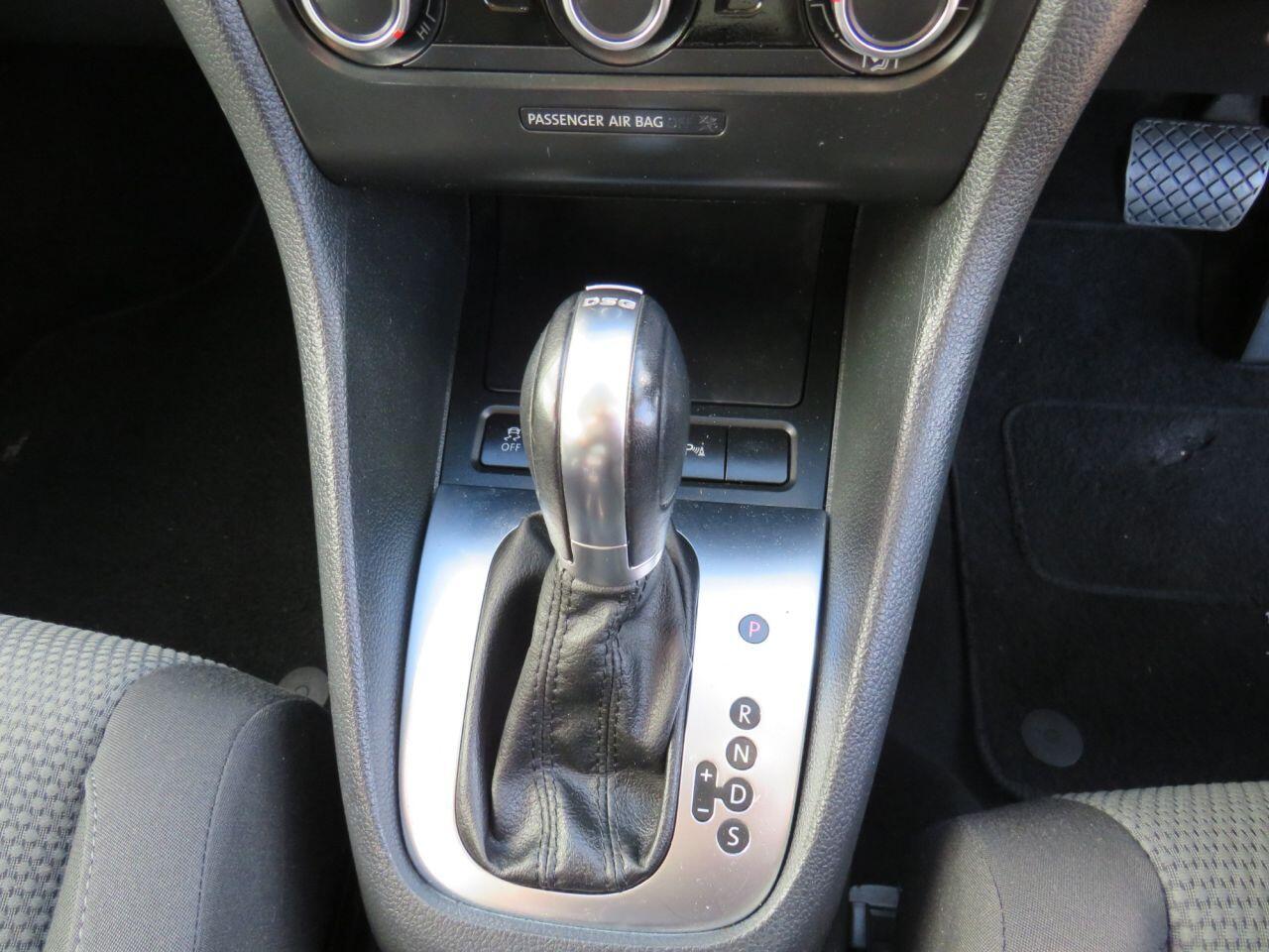 Volkswagen Golf - Image 13