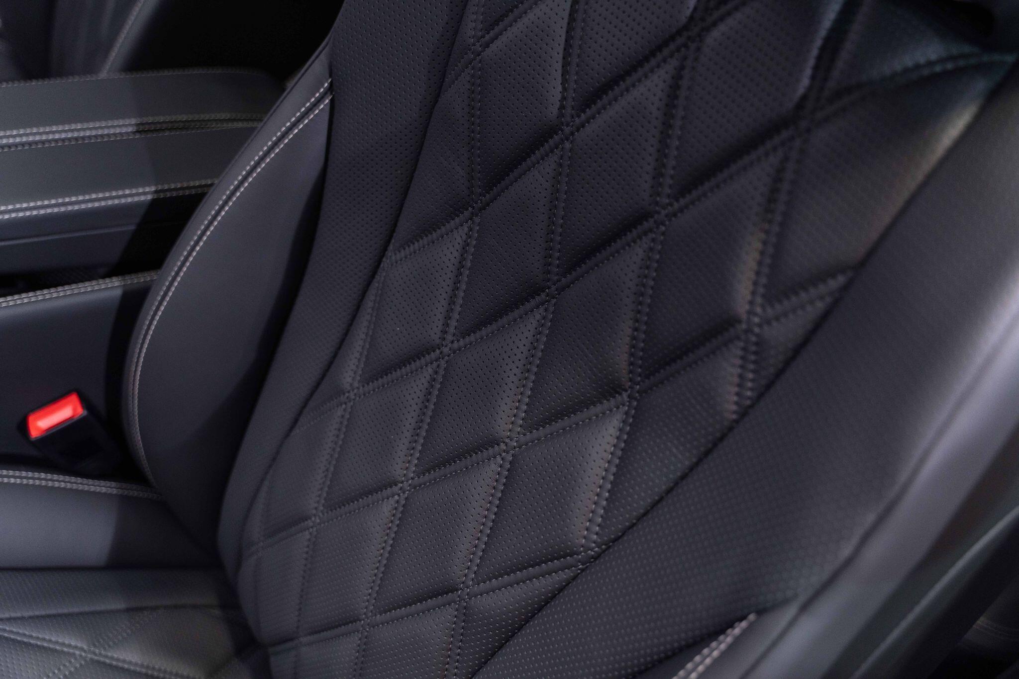 Bentley Flying Spur - Image 44
