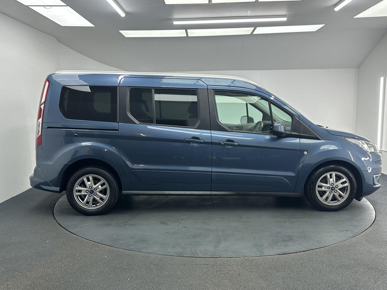 Ford Grand Tourneo Connect - Image 15
