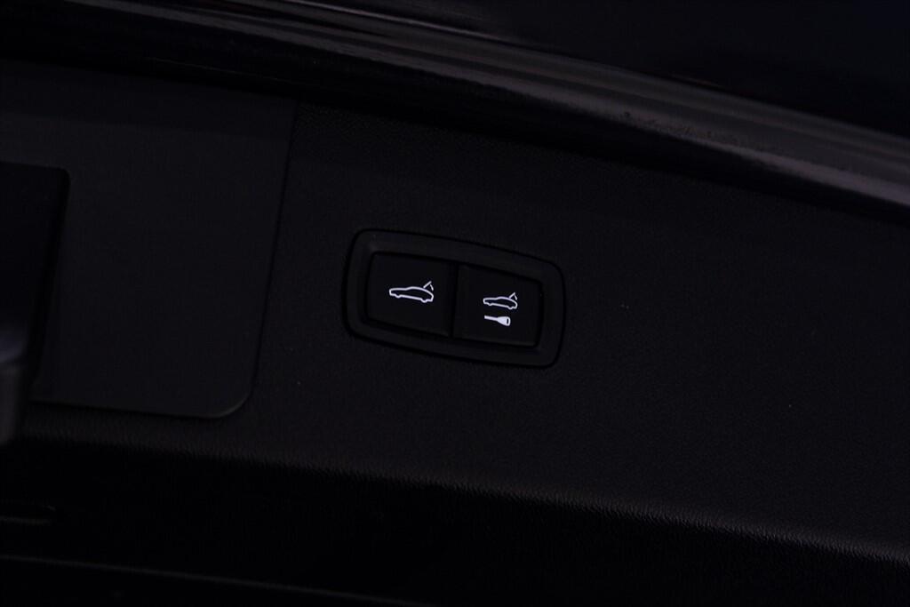 Porsche Cayenne - Image 49