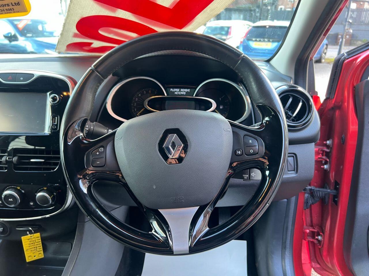 Renault Clio - Image 17