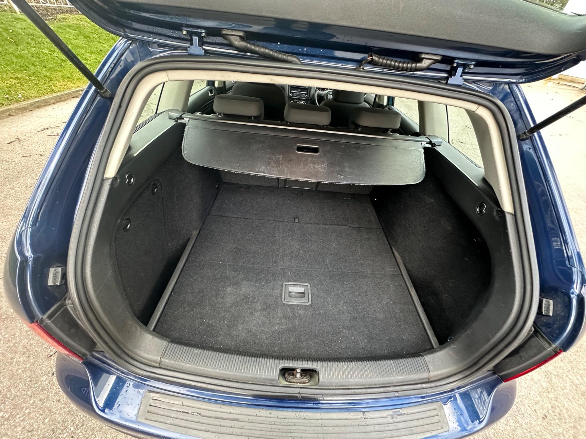 Volkswagen Golf - Image 33