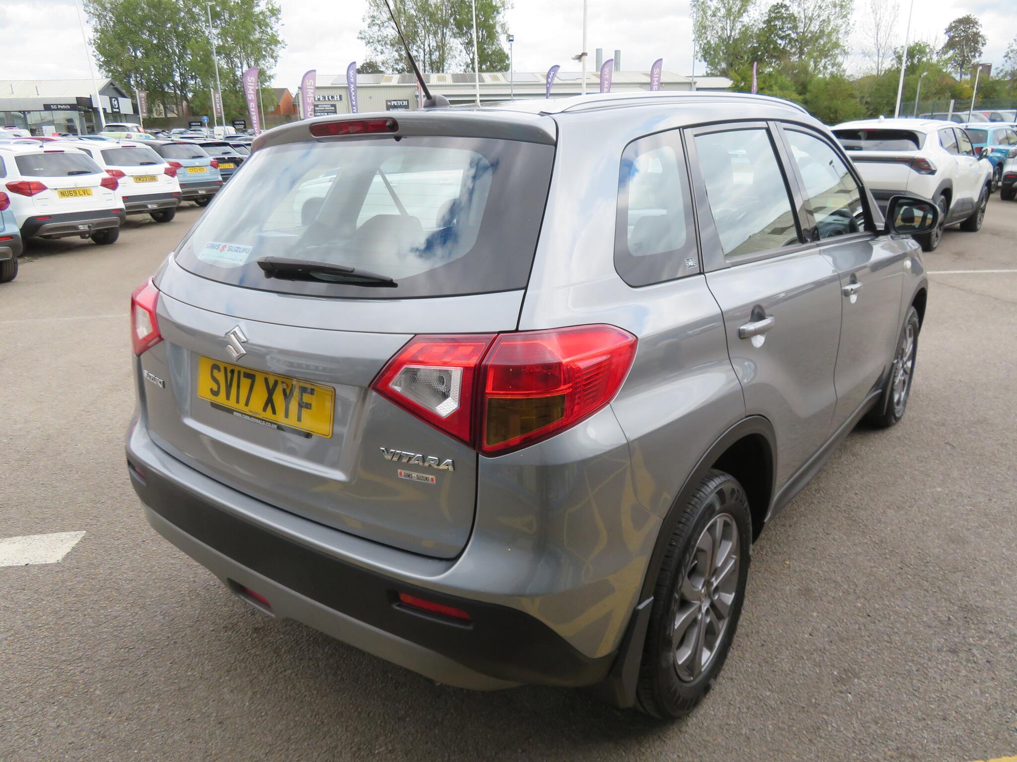 Suzuki Vitara - Image 10